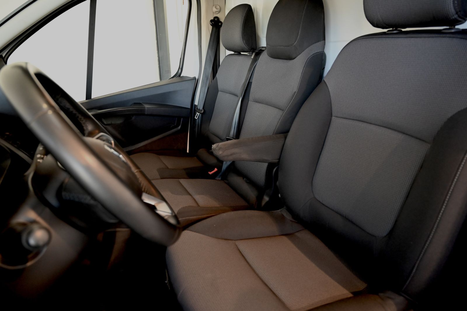 JNS Motors | Renault Trafic L2H1 – 2.0 dCi 150pk – Bouwjaar 2022