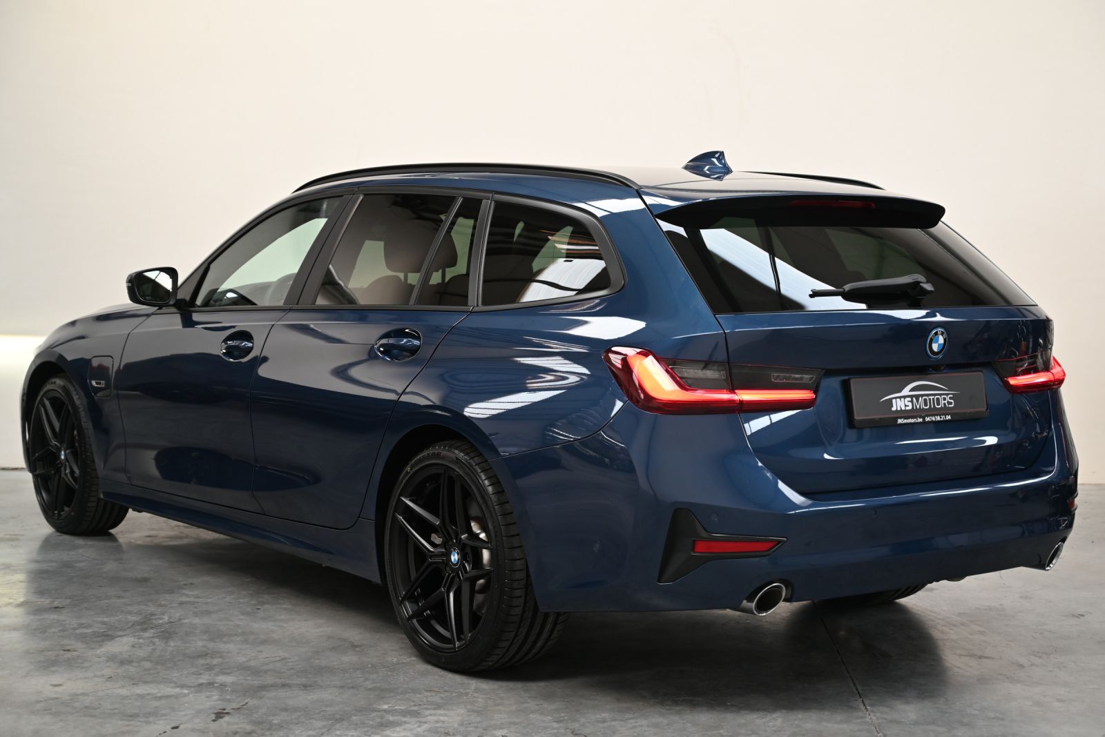 JNS Motors | BMW 330e Sport Line Automaat – Phytonic Blauw met Cognac Lederen Sportinterieur – Slechts 60.000 km