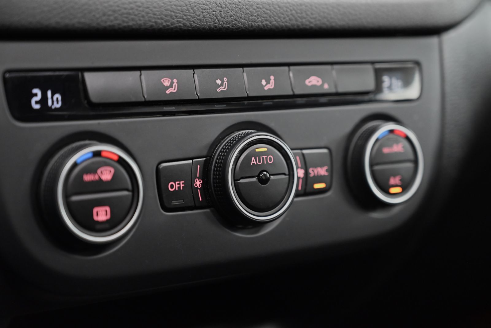 JNS Motors | Volkswagen Tiguan 1.4 TSI Comfortline DSG – Slechts 84.000 km – Belgische wagen