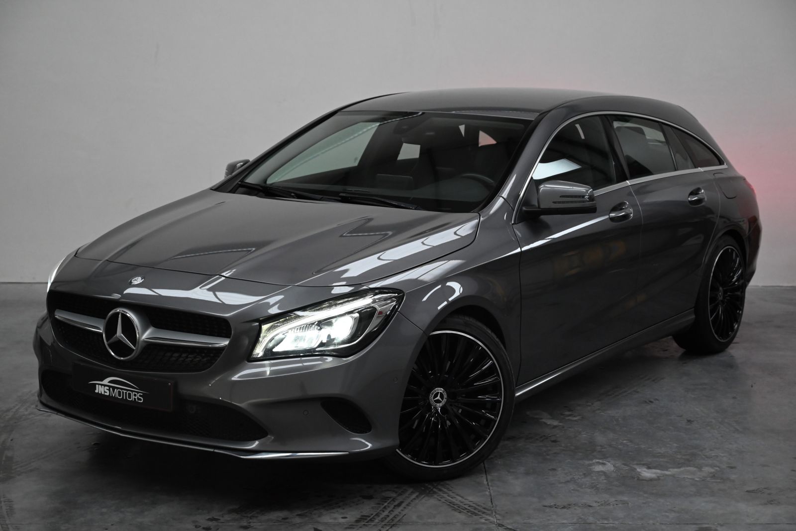 JNS Motors | Mercedes CLA200 – 2017 – 107.000 km – Zeer mooie overnamewagen