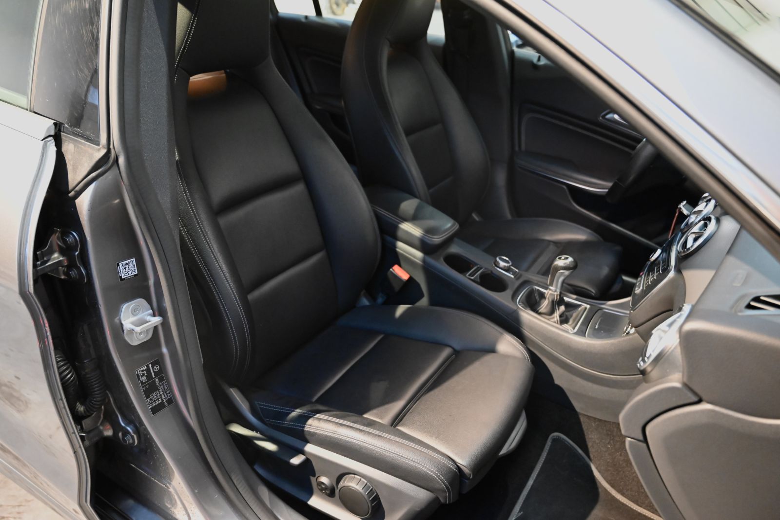 JNS Motors | Mercedes CLA200 – 2017 – 107.000 km – Zeer mooie overnamewagen