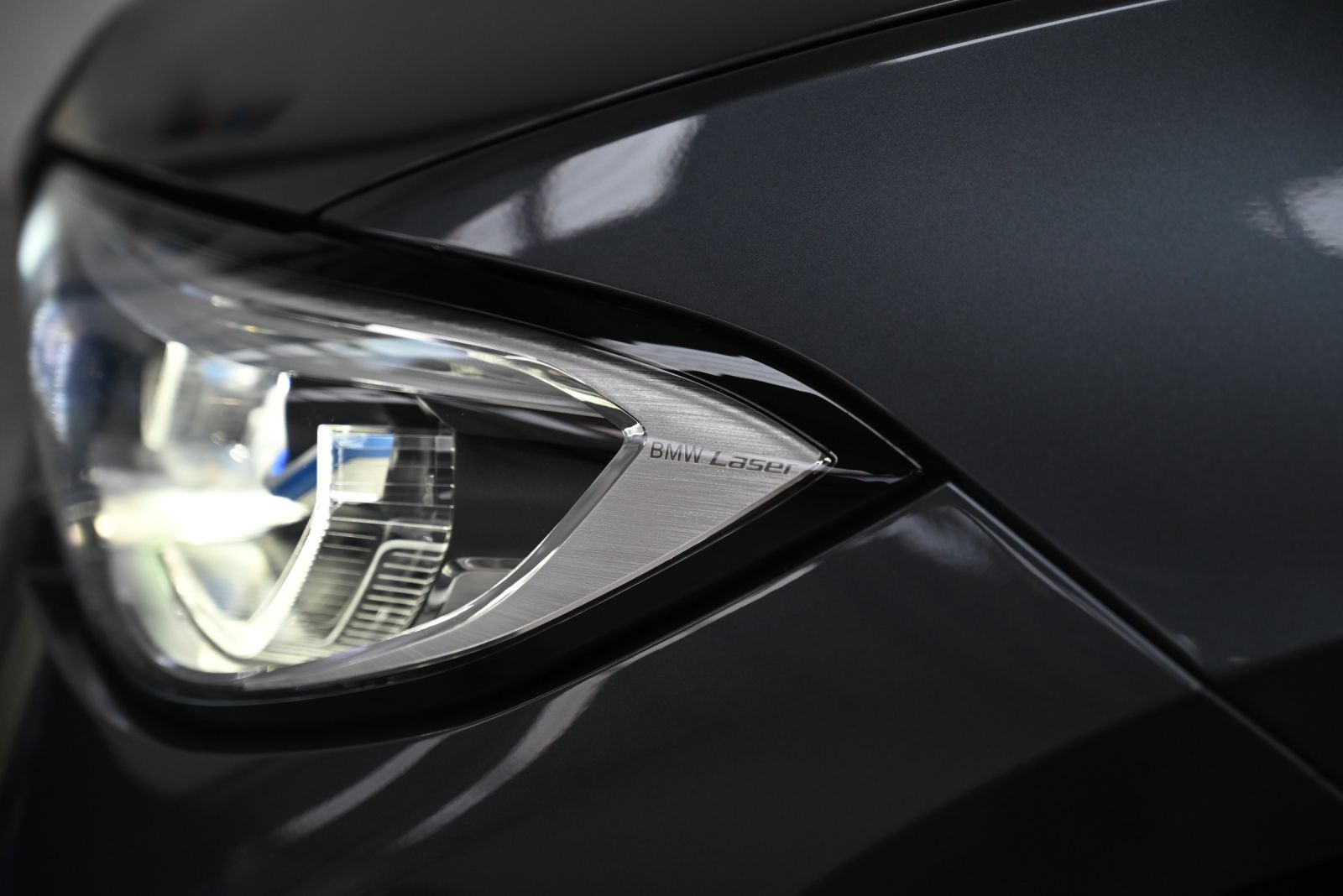 JNS Motors | BMW 330e M Sport – Mineralgrau Metallic – Topconfiguratie – Slechts 51.000 km