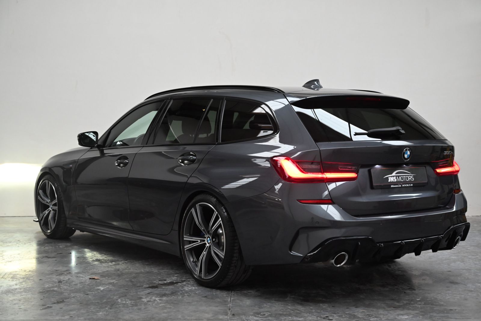 JNS Motors | BMW 330e M Sport – Mineralgrau Metallic – Topconfiguratie – Slechts 51.000 km