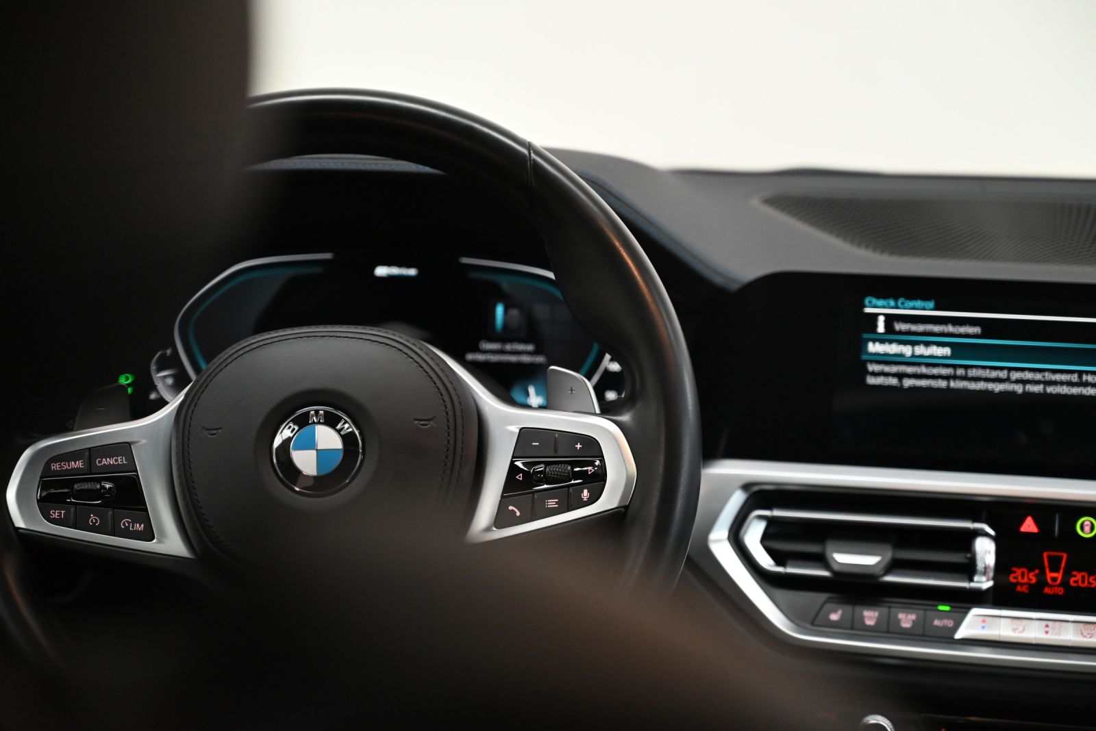 JNS Motors | BMW 330e M Sport – Mineralgrau Metallic – Topconfiguratie – Slechts 51.000 km