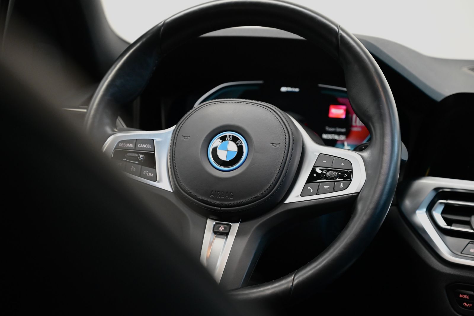 JNS Motors | BMW 330e Sportline - 2021 - 35.000km 