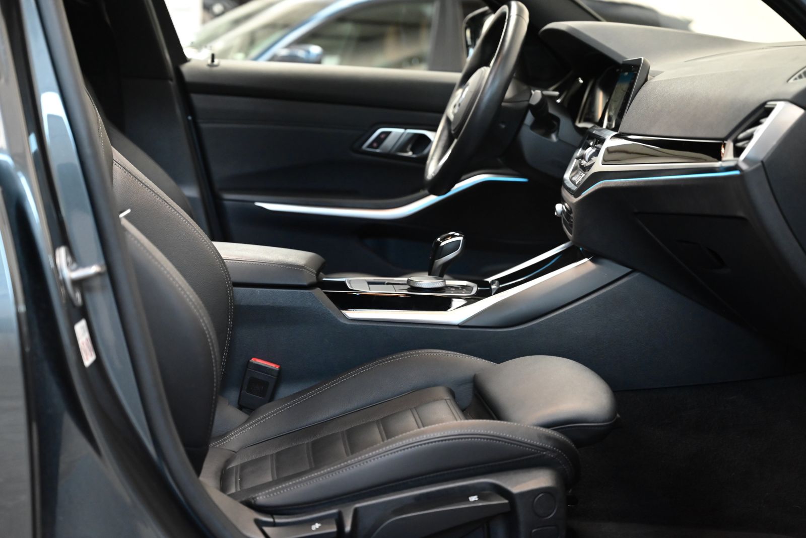 JNS Motors | BMW 330e Sportline - 2021 - 35.000km 