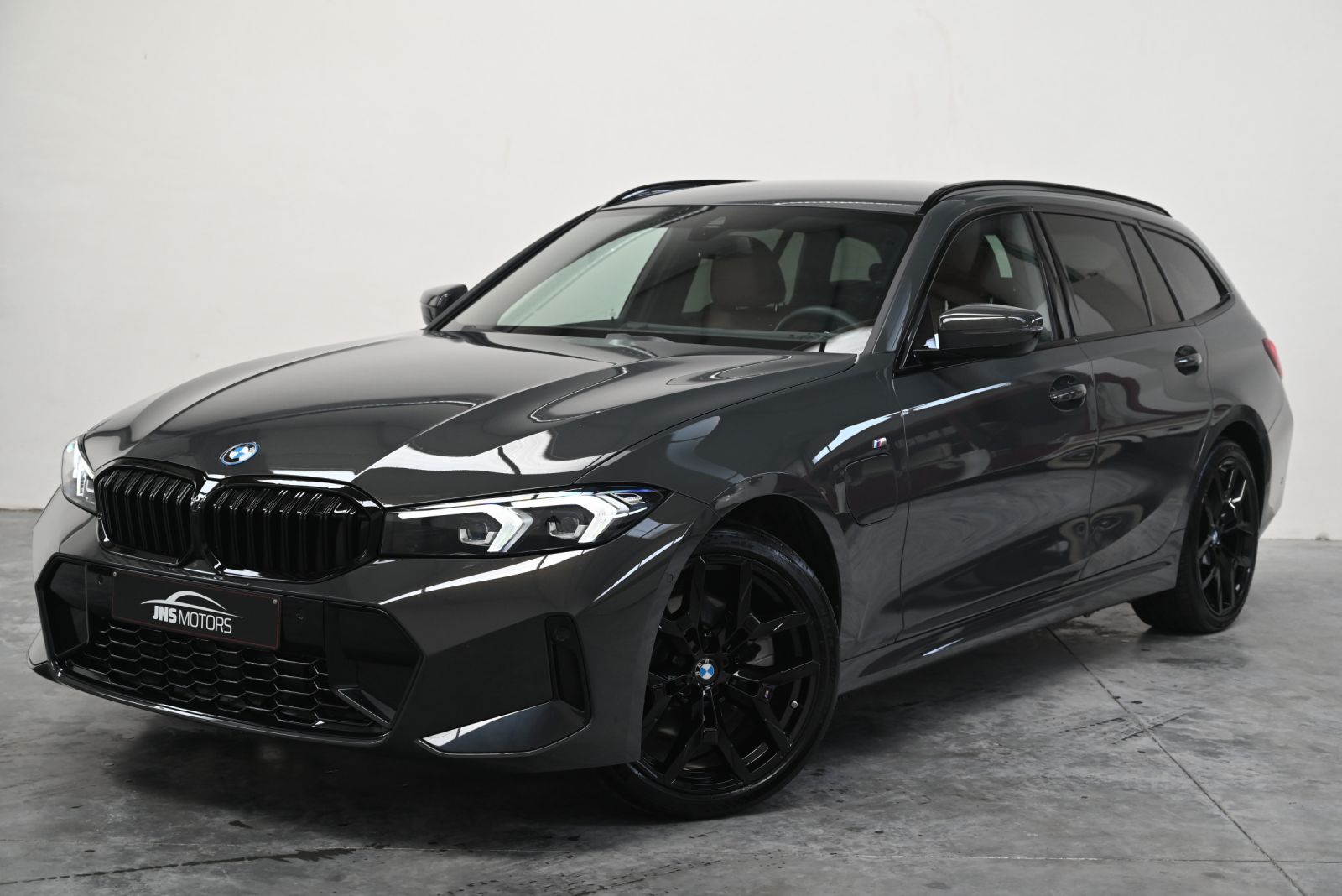 JNS Motors |  BMW M Sport – High-end uitvoering – Belgische 1e eigenaar – Garantie tot 3 jaar - 2025