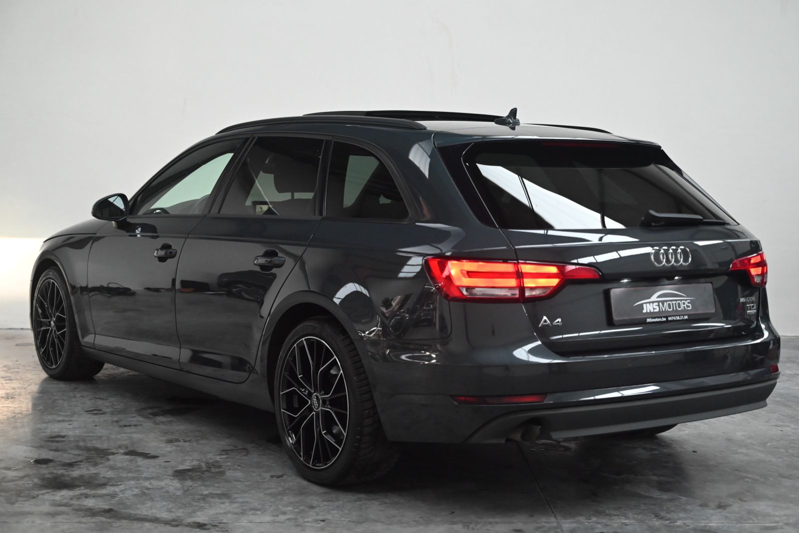 JNS Motors | AUDI A4 AVANT ULTRA 2018 - Een Perfecte Combinatie van Elegantie, Comfort en Technologie