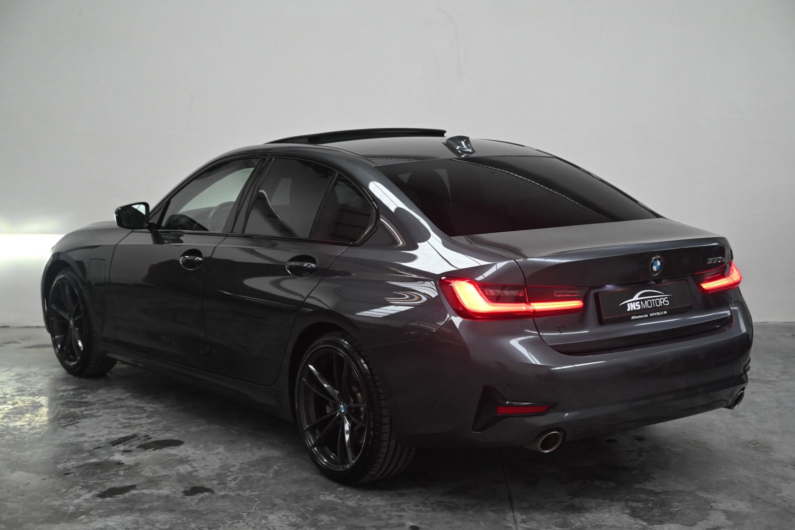 JNS Motors | BMW 330e Sport Line 2021 – Uitgebreide opties – Belgische 1e Eigenaar – BTW Wagen     