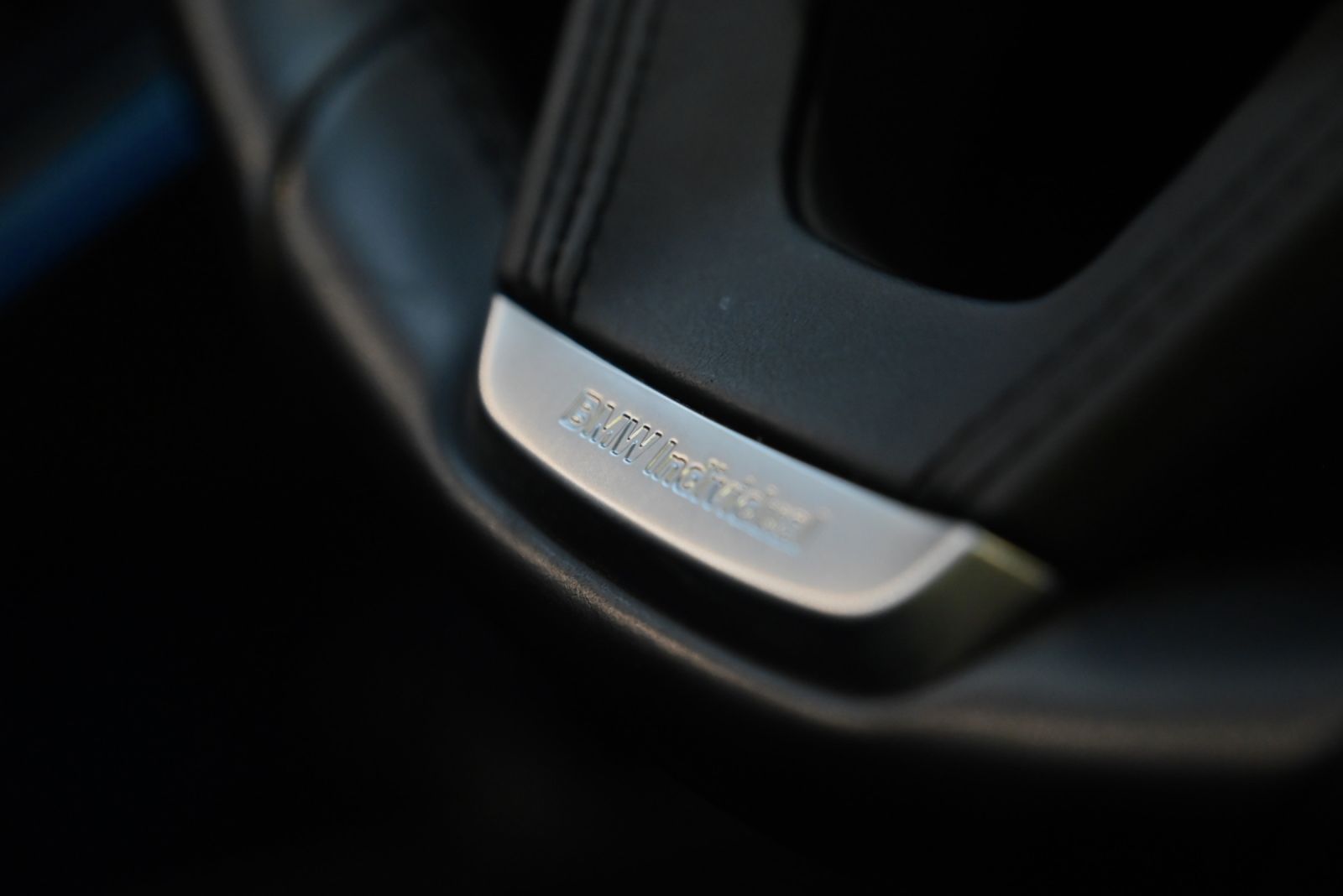 JNS Motors | BMW 330e Sport Line 2021 – Uitgebreide opties – Belgische 1e Eigenaar – BTW Wagen     