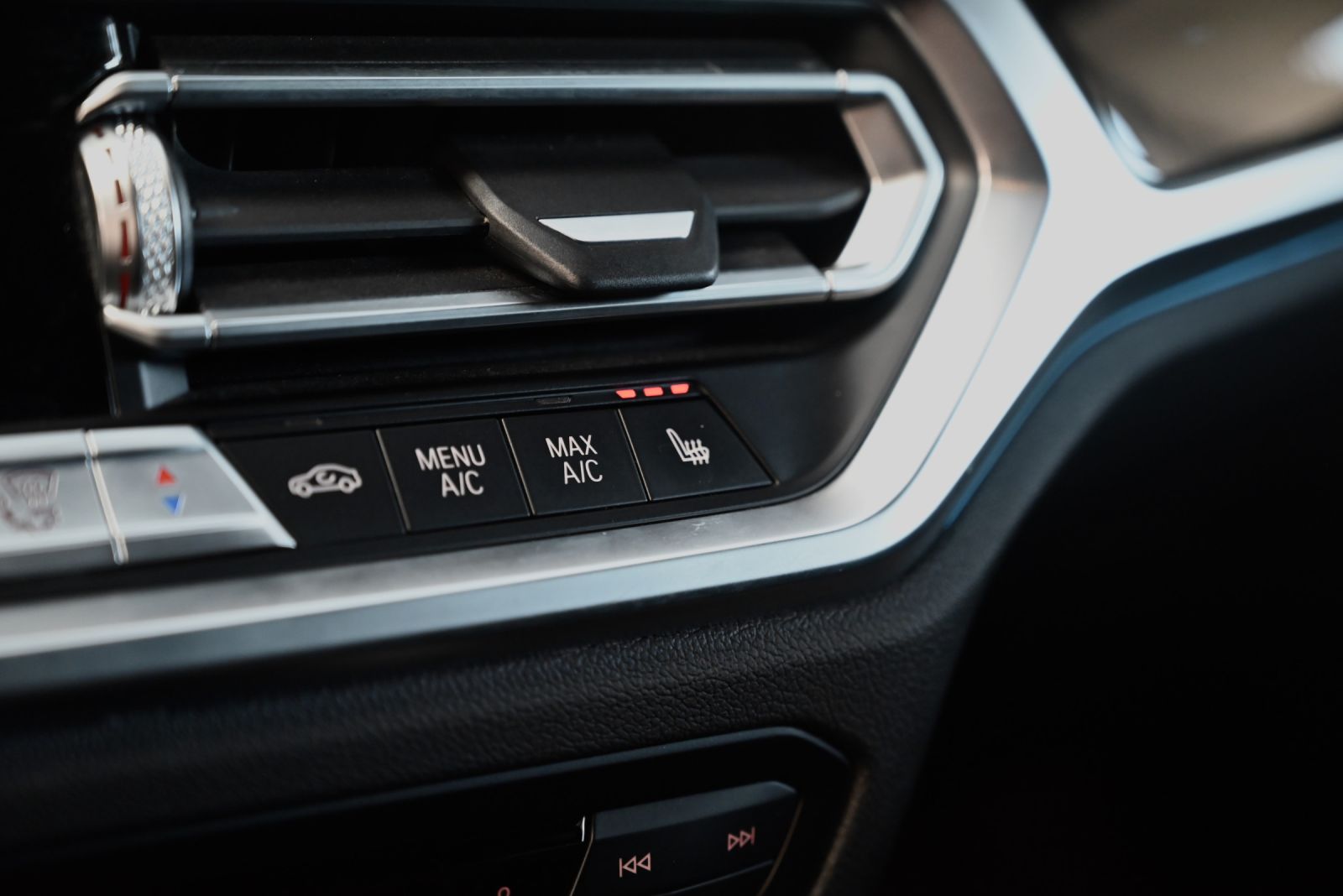 JNS Motors | BMW 330e Touring Plug-in Hybrid (2021) – Belgische 1e eigenaar – Uitgebreid uitgerust   