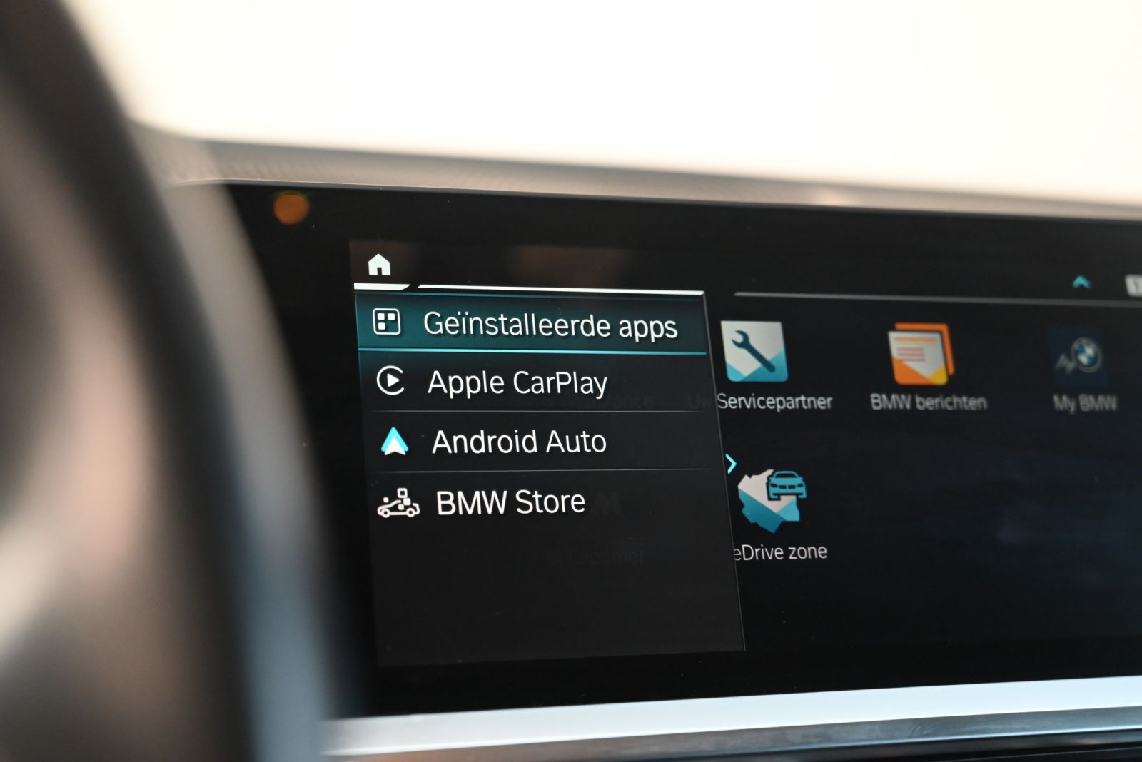 JNS Motors | BMW 330e Touring Plug-in Hybrid (2021) – Belgische 1e eigenaar – Uitgebreid uitgerust   