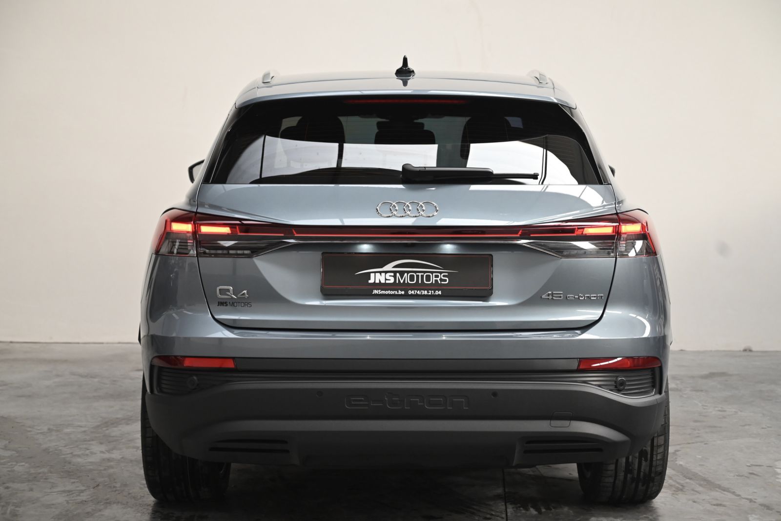 JNS Motors | Audi Q4 E-tron 45 Attraction 2024 8000km