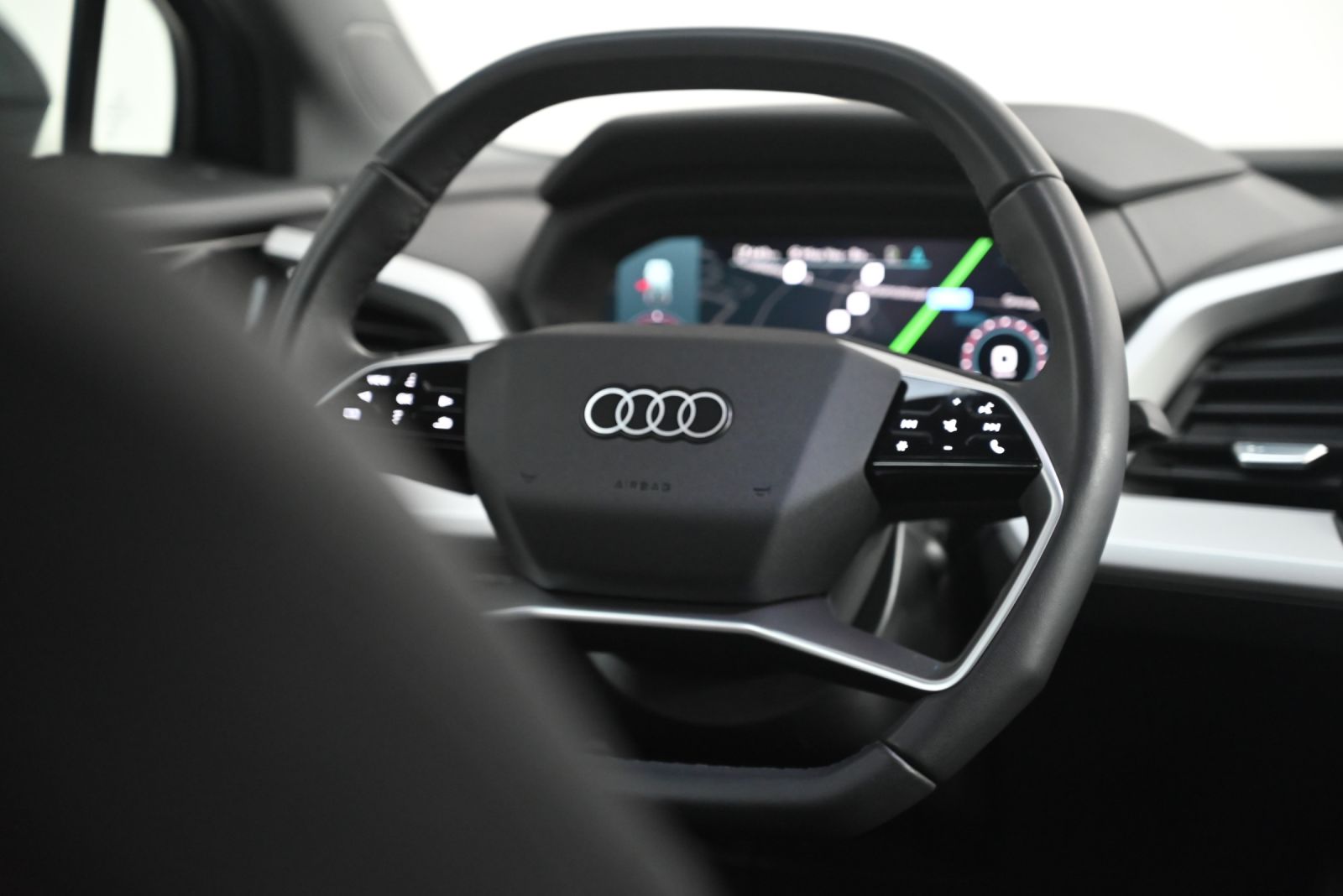 JNS Motors | Audi Q4 E-tron 45 Attraction 2024 8000km