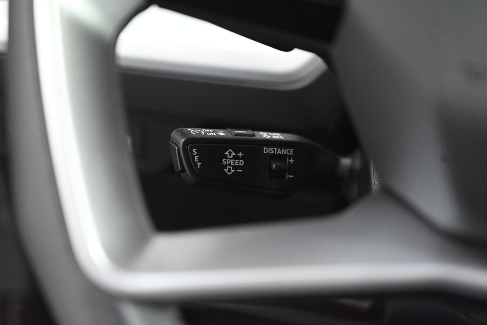 JNS Motors | Audi Q4 E-tron 45 Attraction 2024 8000km