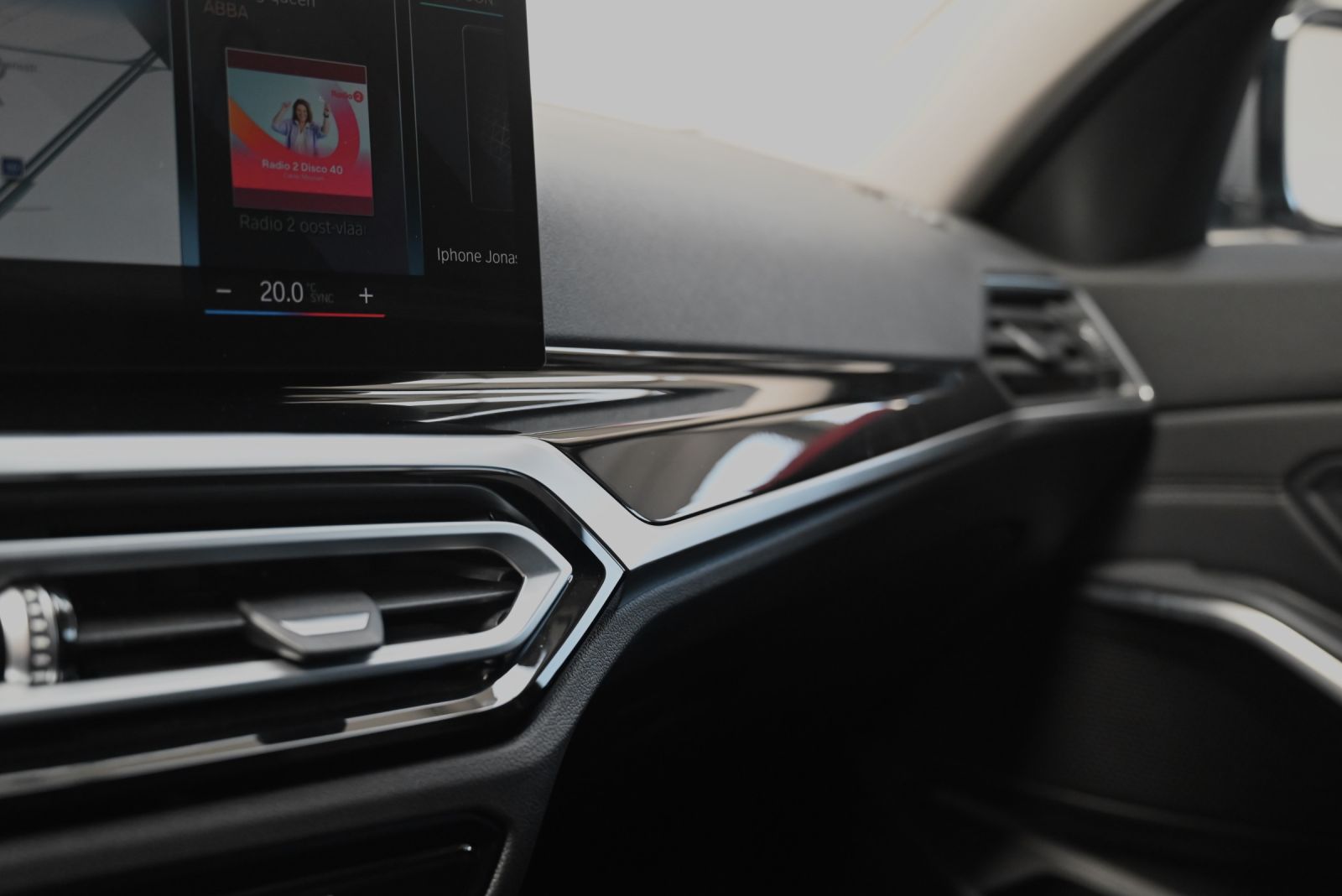 JNS Motors | BMW 3 Reeks Touring Facelift 2022 — Skyscraper Grau — BTW aftrekbaar