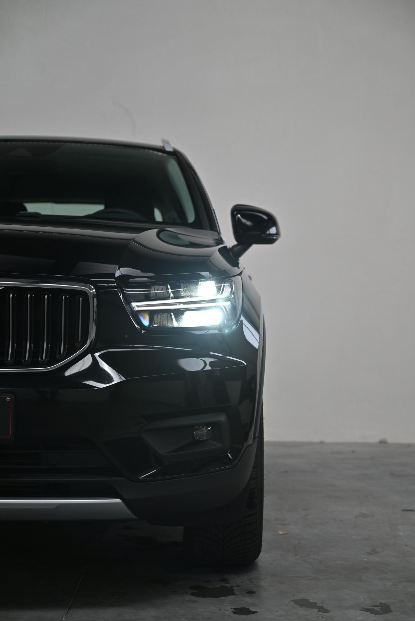 JNS Motors | Volvo XC40 T4 Recharge Plug-in Hybrid Momentum+ | Automaat | Navi | Camera | Verwarmd stuur