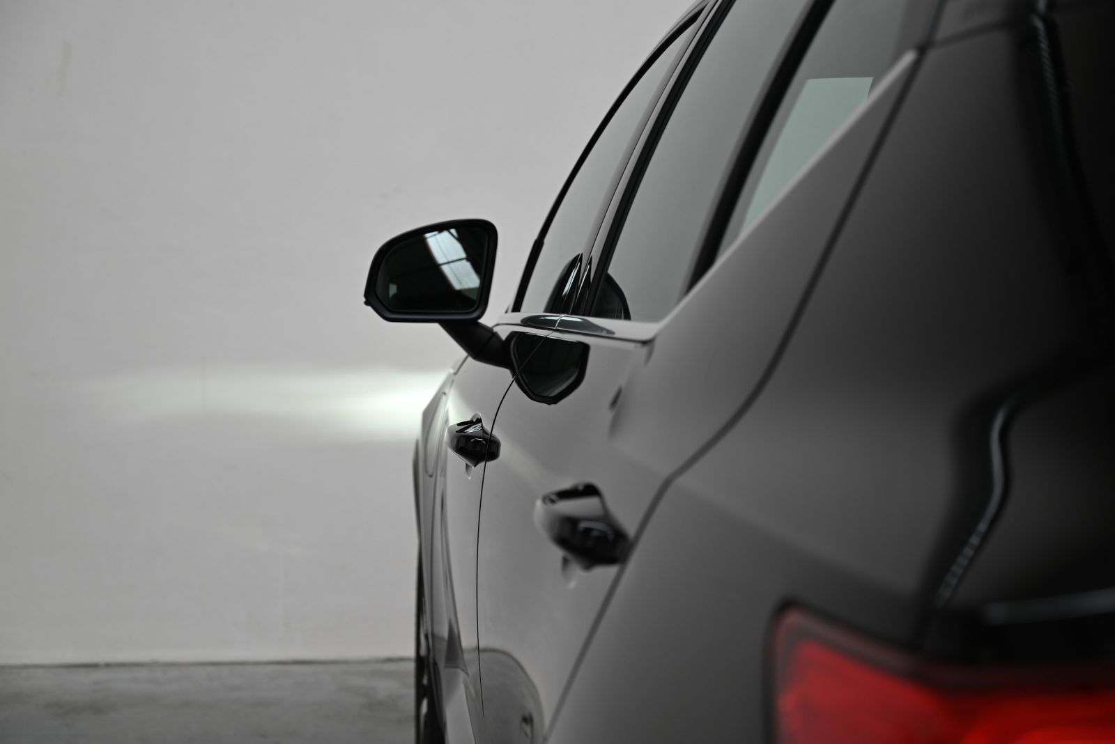 JNS Motors | Volvo XC40 T4 Recharge Plug-in Hybrid Momentum+ | Automaat | Navi | Camera | Verwarmd stuur