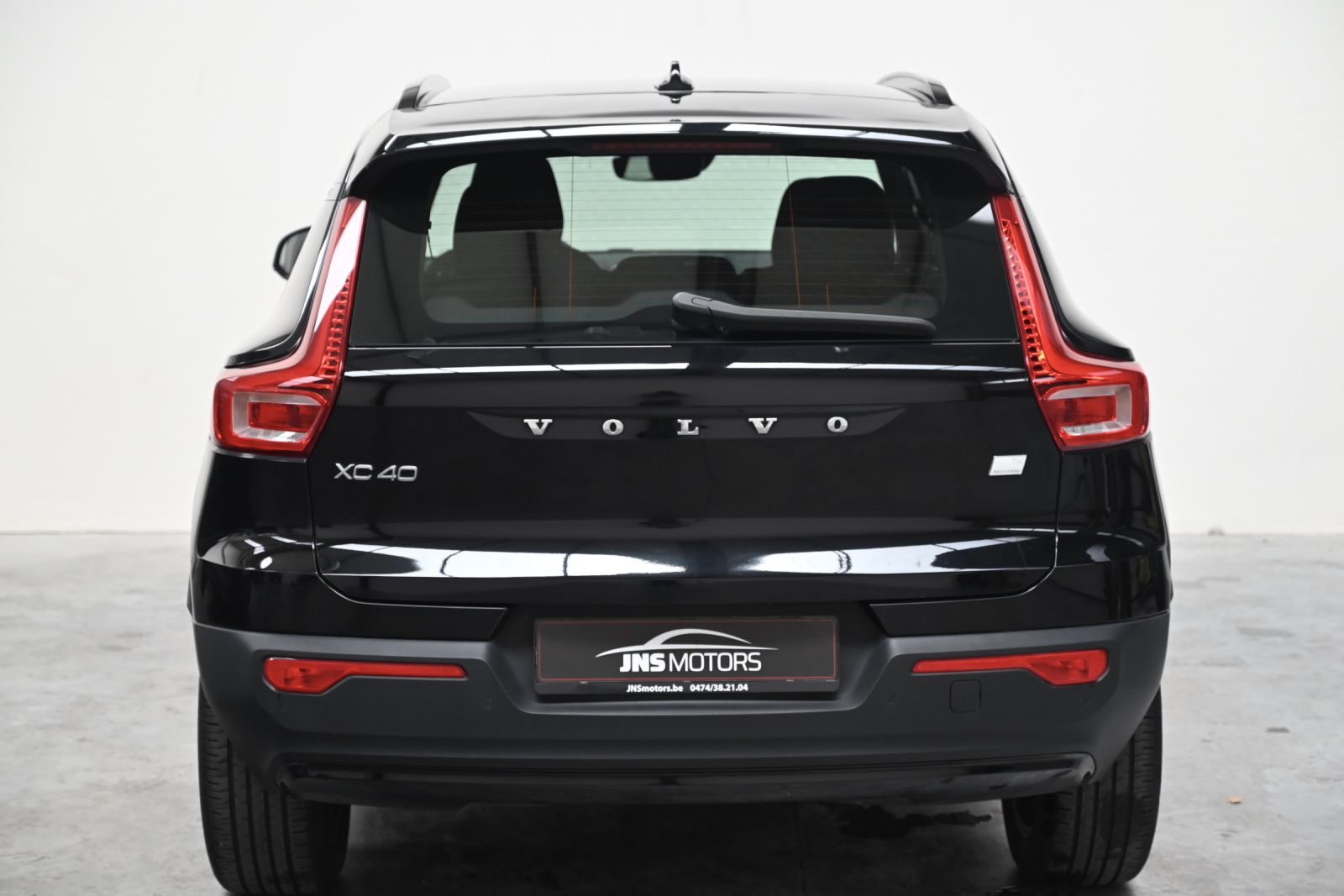 JNS Motors | Volvo XC40 T4 Recharge Plug-in Hybrid Momentum+ R | 1e eigenaar | 19” velgen | Automaat | Navi