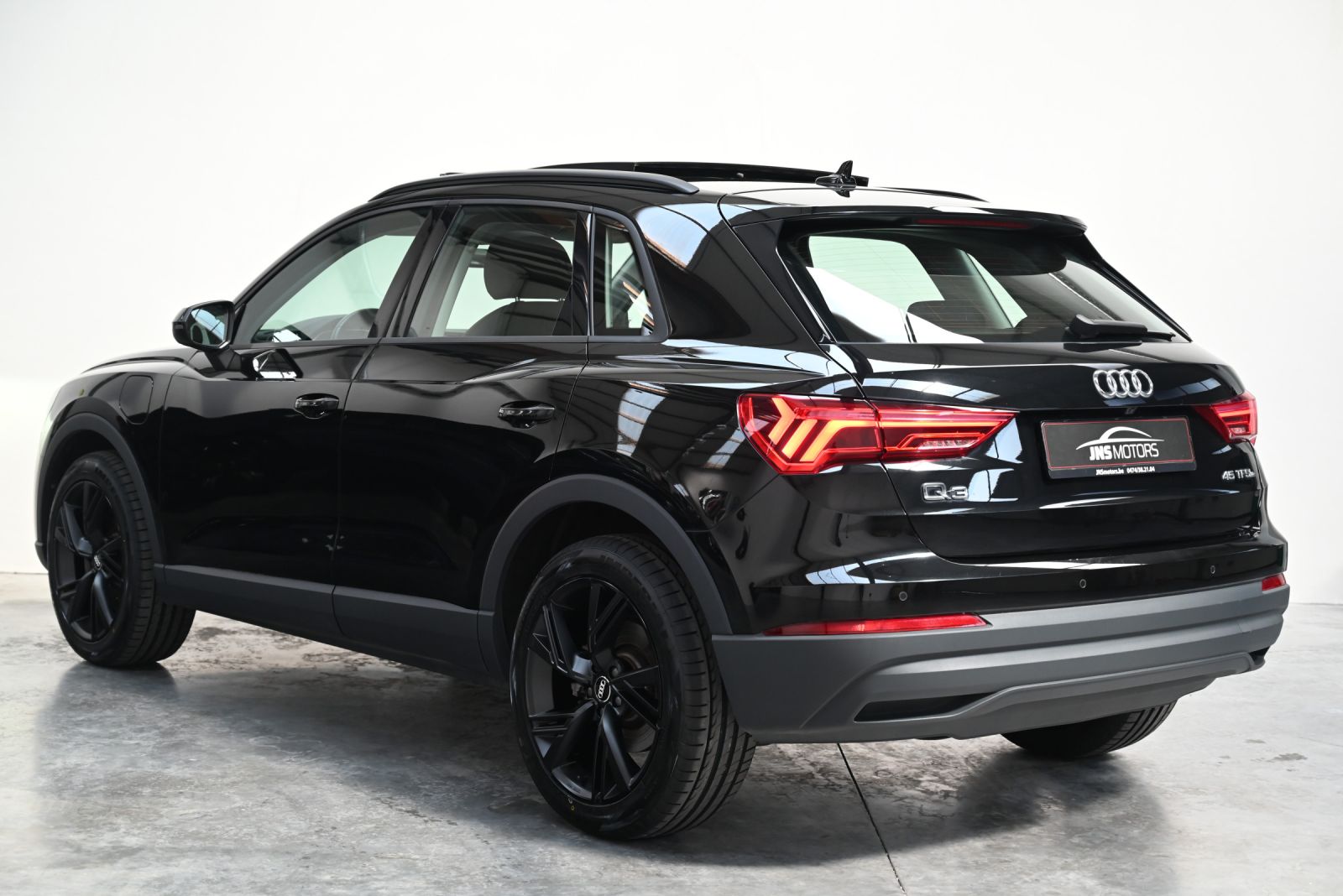 JNS Motors | Audi Q3 45 TFSI e S tronic Plug-in Hybrid | Pano | Memory Seats | 360 Camera | BTW
