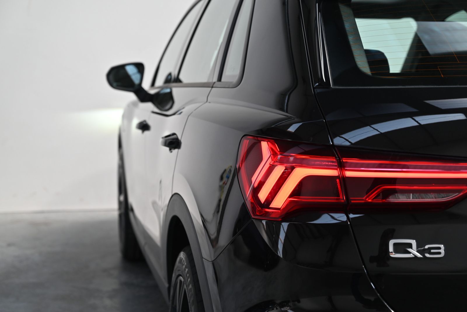JNS Motors | Audi Q3 45 TFSI e S tronic Plug-in Hybrid | Pano | Memory Seats | 360 Camera | BTW