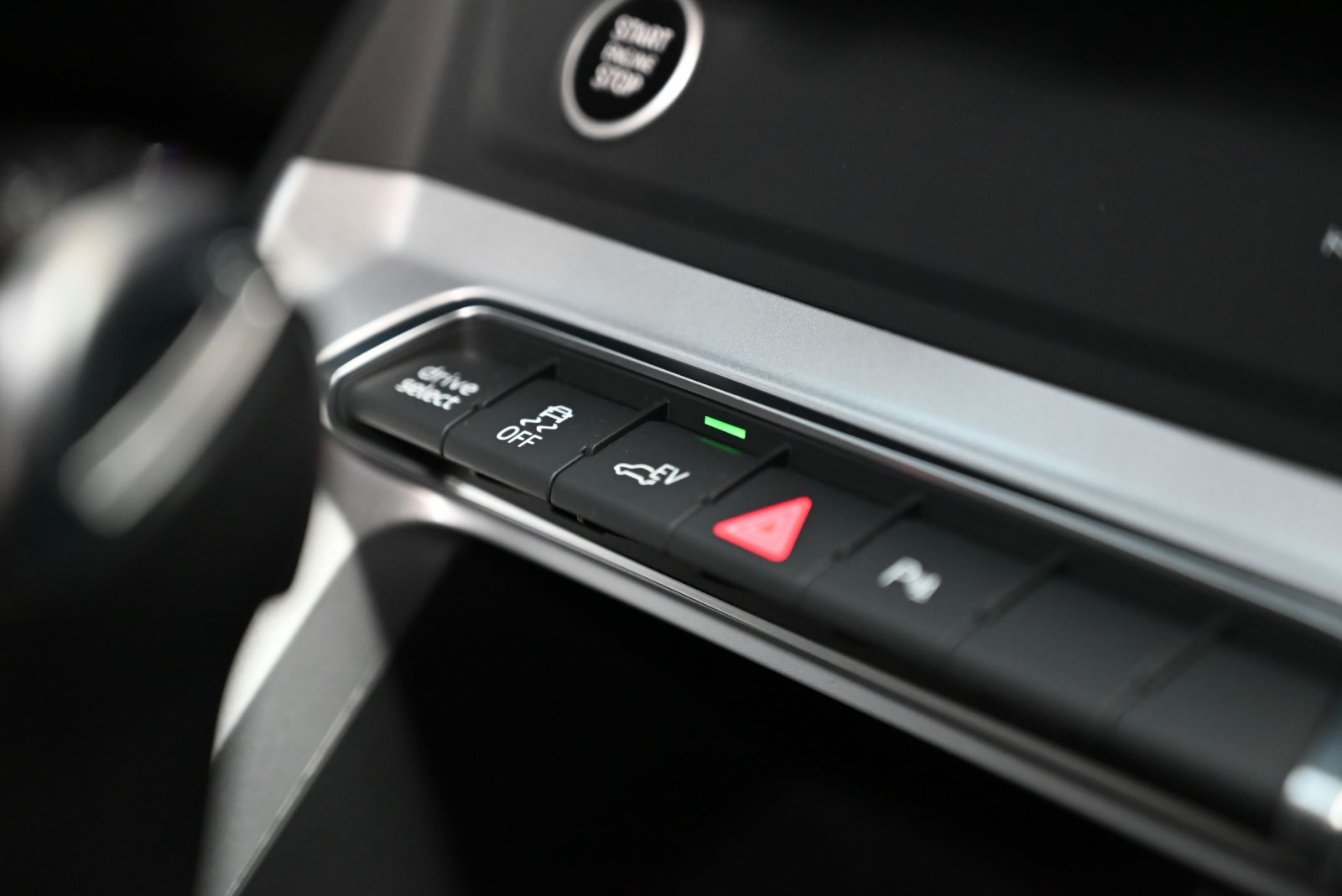 JNS Motors | Audi Q3 45 TFSI e S tronic Plug-in Hybrid | Pano | Memory Seats | 360 Camera | BTW
