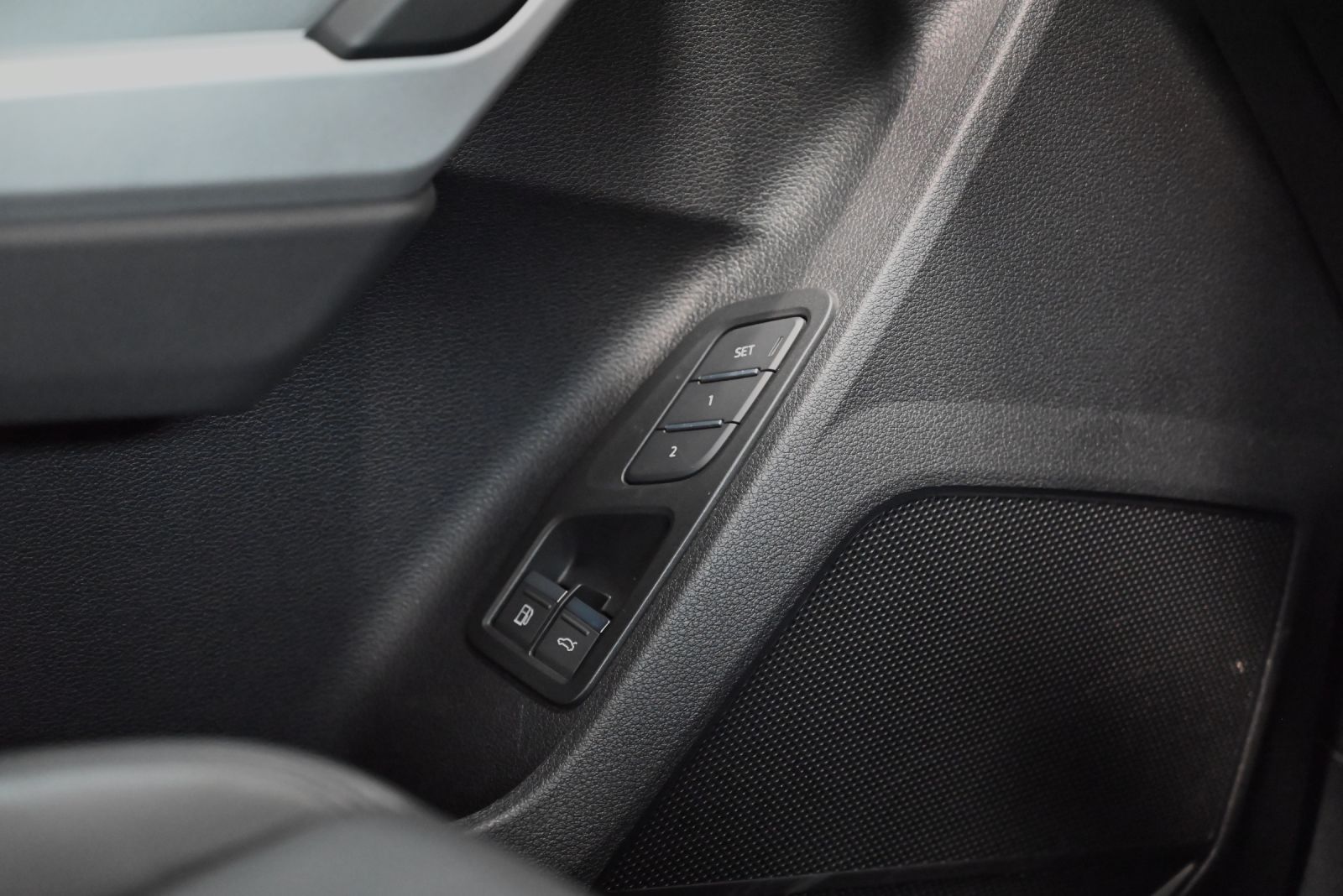 JNS Motors | Audi Q3 45 TFSI e S tronic Plug-in Hybrid | Pano | Memory Seats | 360 Camera | BTW