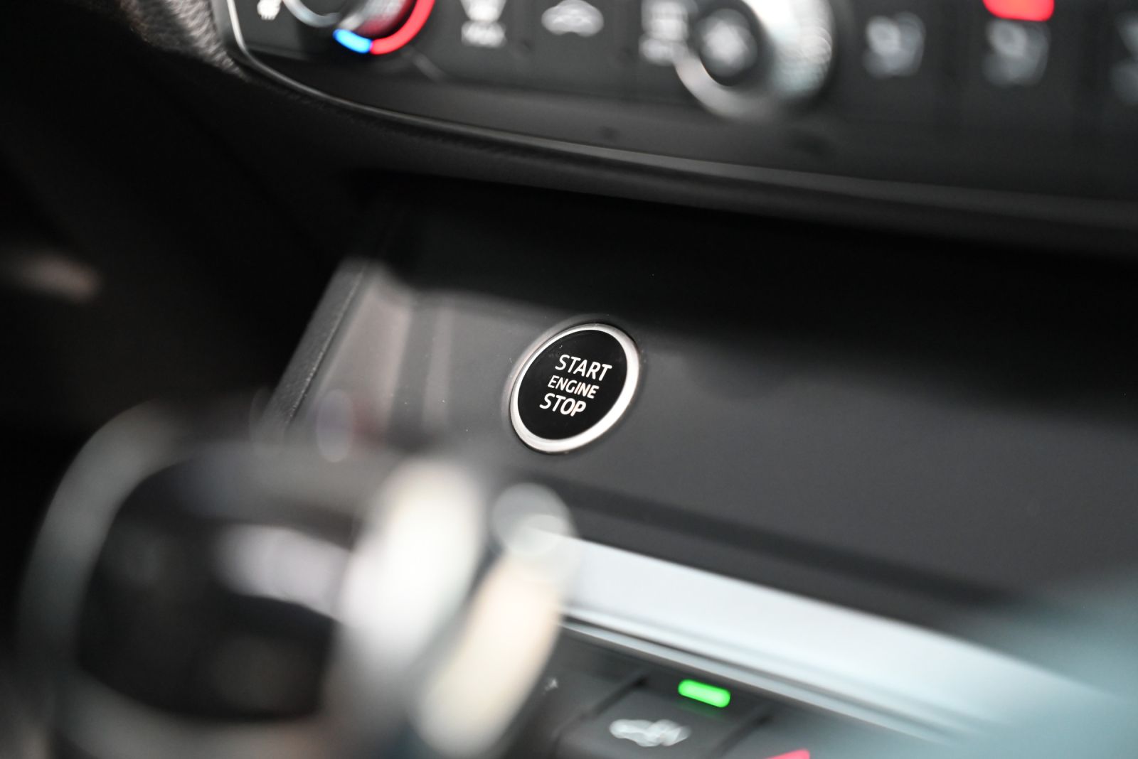 JNS Motors | Audi Q3 45 TFSI e S tronic Plug-in Hybrid | Pano | Memory Seats | 360 Camera | BTW