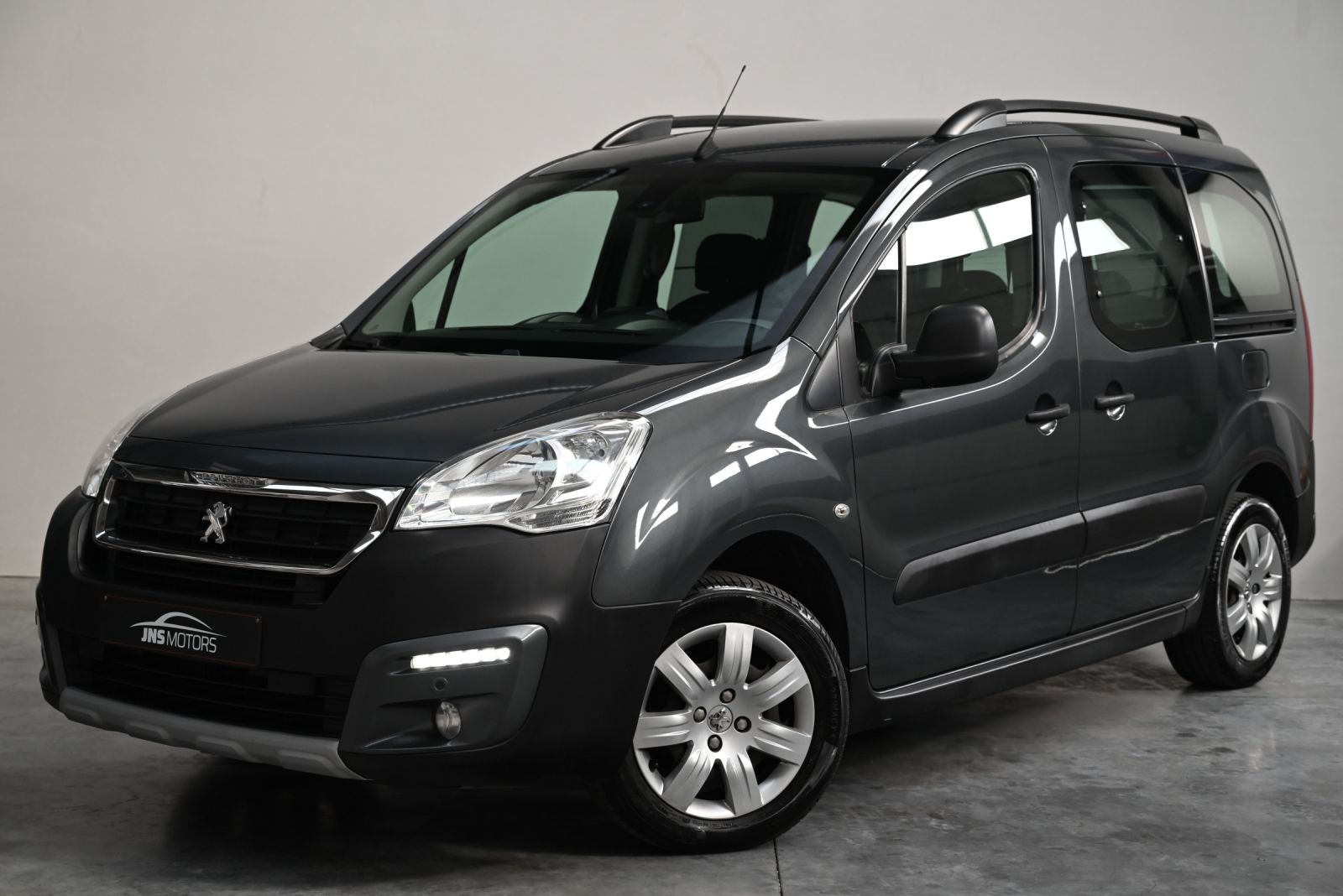 JNS Motors | Peugeot Partner Tepee 1.6 HDi | Camera | Navi | Airco Auto | 3 aparte zetels 