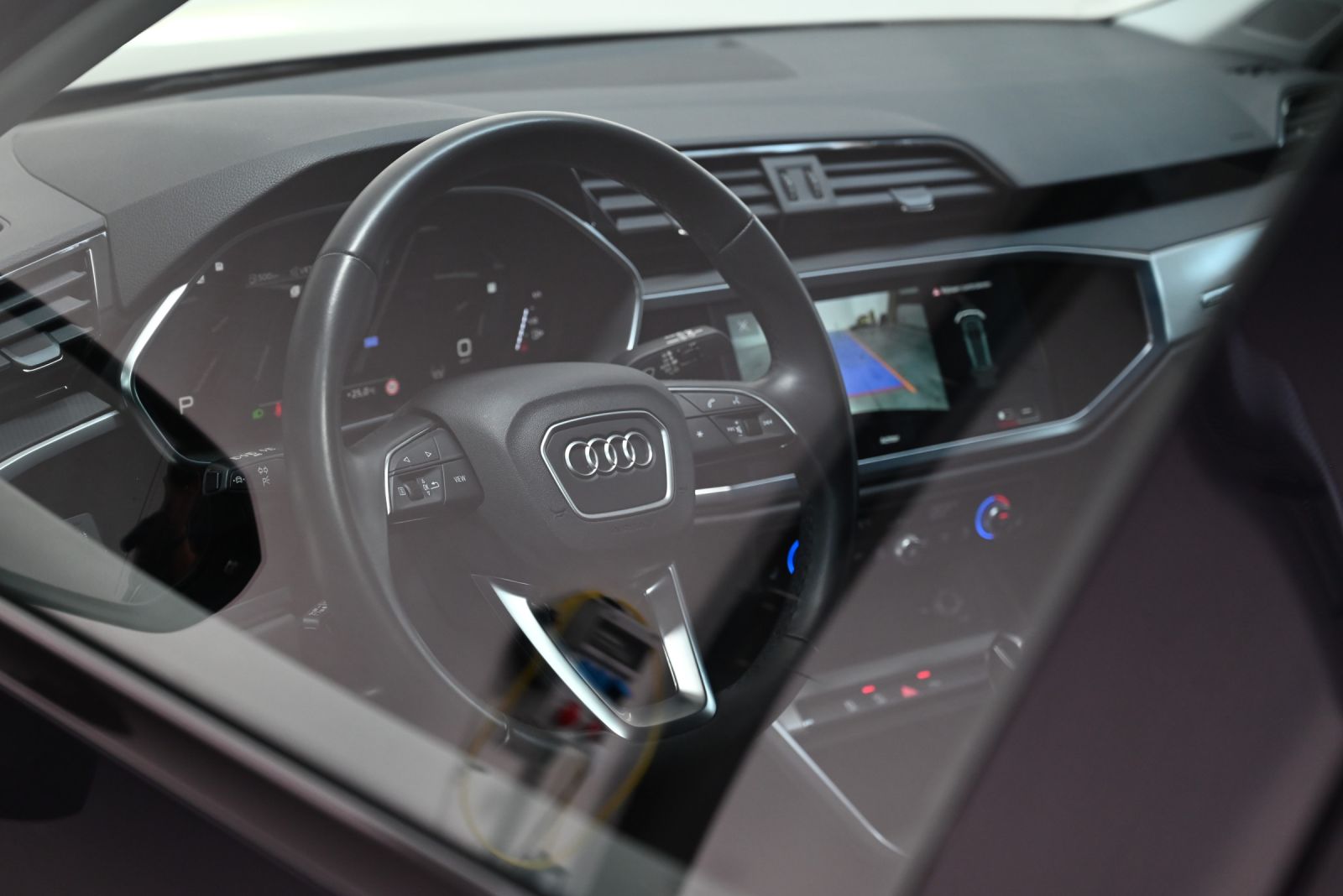 JNS Motors | Audi Q3 35 TFSI S tronic Mild Hybrid | ACC | Memory Seats | Virtual Cockpit | Black Pack