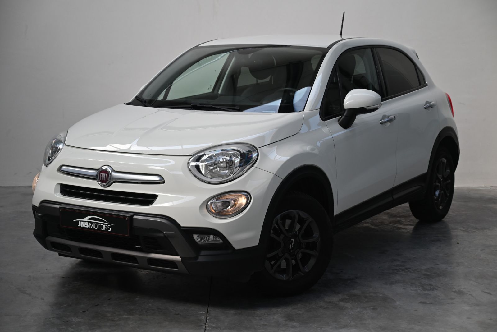 JNS Motors | Fiat 500X 1.6 E-Torq Lounge | Belgische wagen | 2e eigenaar | Cruise Control | Parkeersensoren | 12 Maanden Garantie