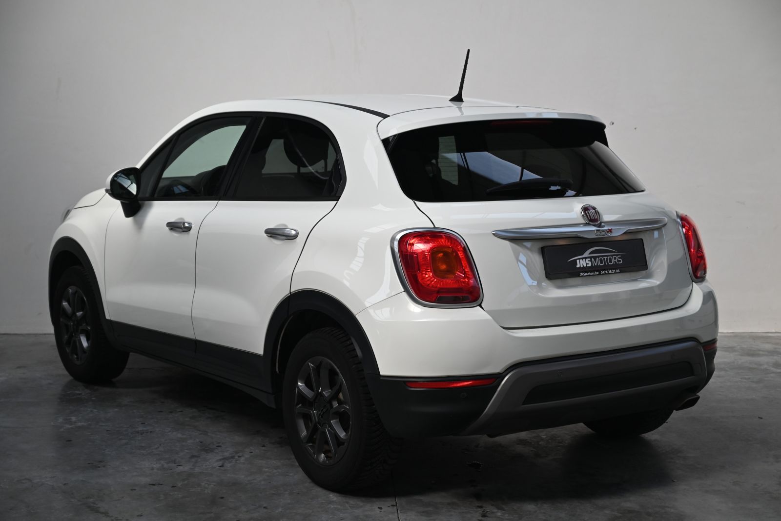 JNS Motors | Fiat 500X 1.6 E-Torq Lounge | Belgische wagen | 2e eigenaar | Cruise Control | Parkeersensoren | 12 Maanden Garantie