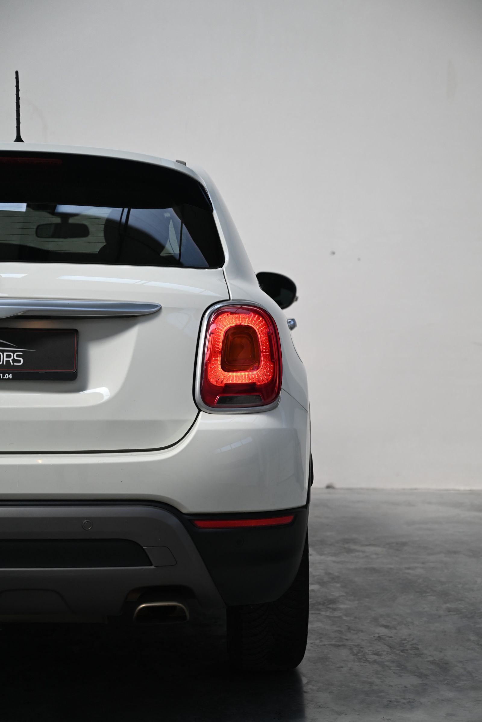 JNS Motors | Fiat 500X 1.6 E-Torq Lounge | Belgische wagen | 2e eigenaar | Cruise Control | Parkeersensoren | 12 Maanden Garantie