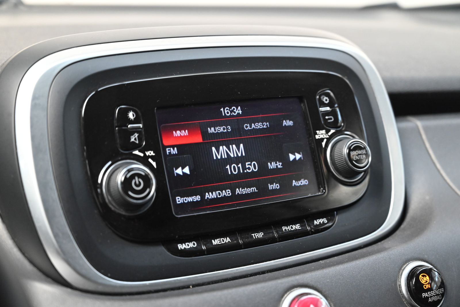 JNS Motors | Fiat 500X 1.6 E-Torq Lounge | Belgische wagen | 2e eigenaar | Cruise Control | Parkeersensoren | 12 Maanden Garantie