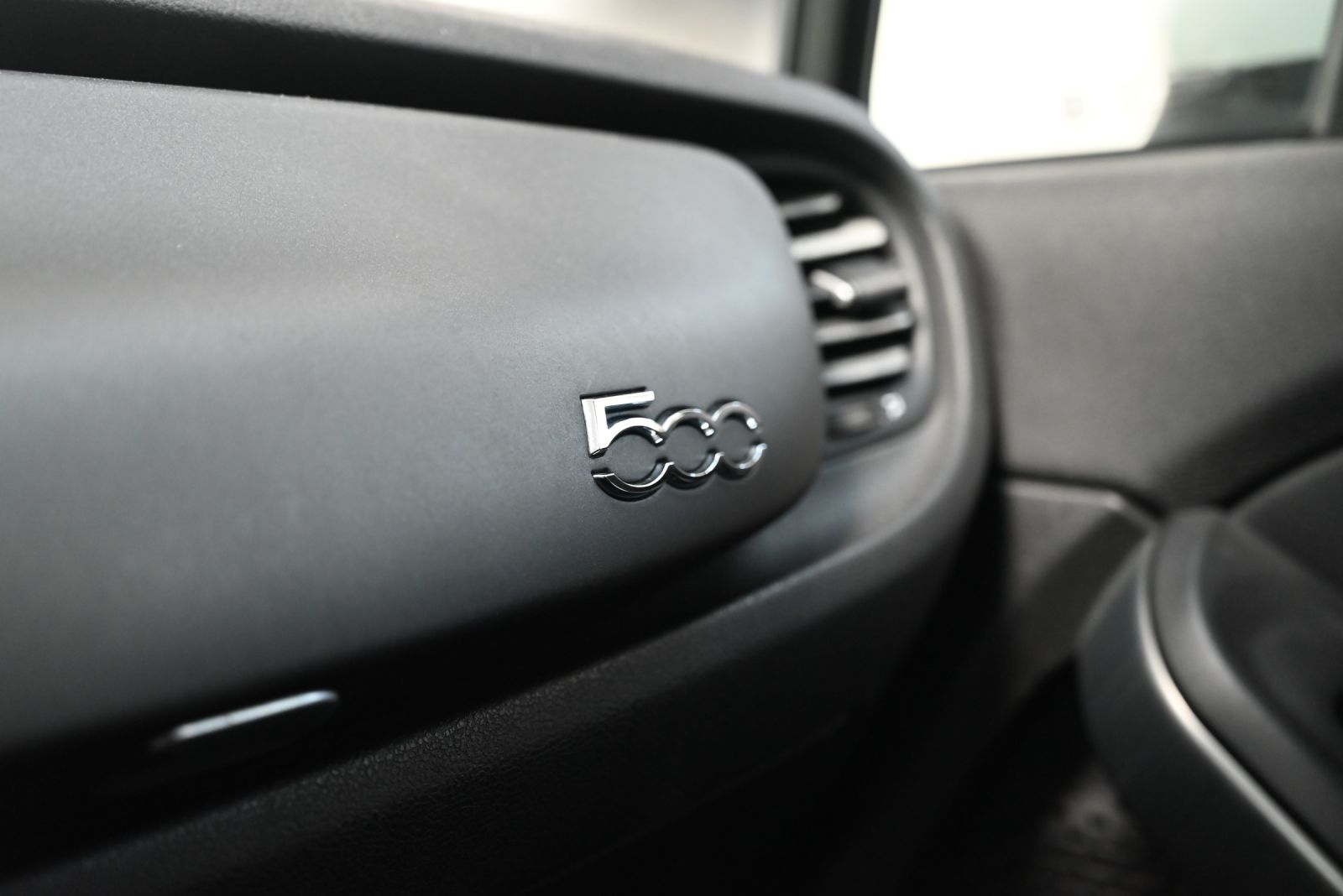 JNS Motors | Fiat 500X 1.6 E-Torq Lounge | Belgische wagen | 2e eigenaar | Cruise Control | Parkeersensoren | 12 Maanden Garantie