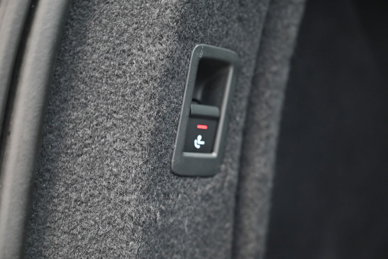 JNS Motors | Audi A4 Avant 2.0 TDI S tronic | 1e Belgische eigenaar | Trekhaak | Elektrische Kofferklep | BTW
