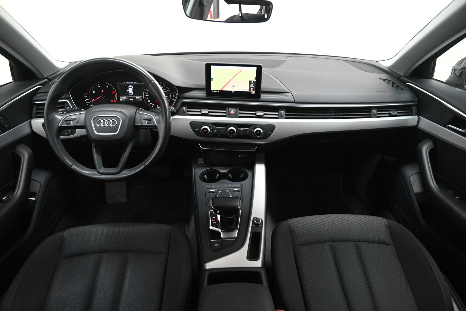 JNS Motors | Audi A4 Avant 2.0 TDI S tronic | 1e Belgische eigenaar | Trekhaak | Elektrische Kofferklep | BTW