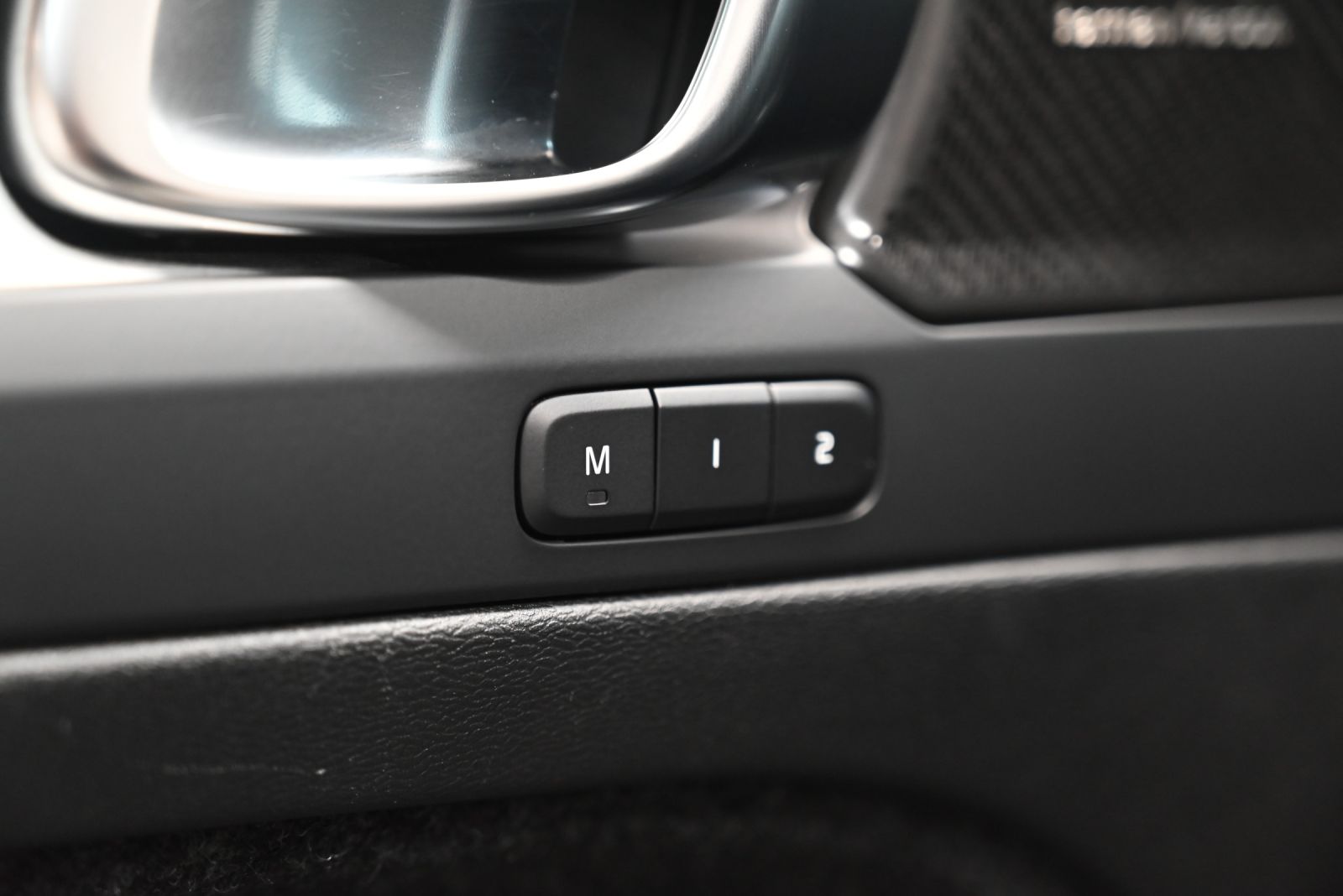 JNS Motors | Volvo XC40 T4 Recharge Plus Bright | Adaptive Cruise | Memory Seats | BTW