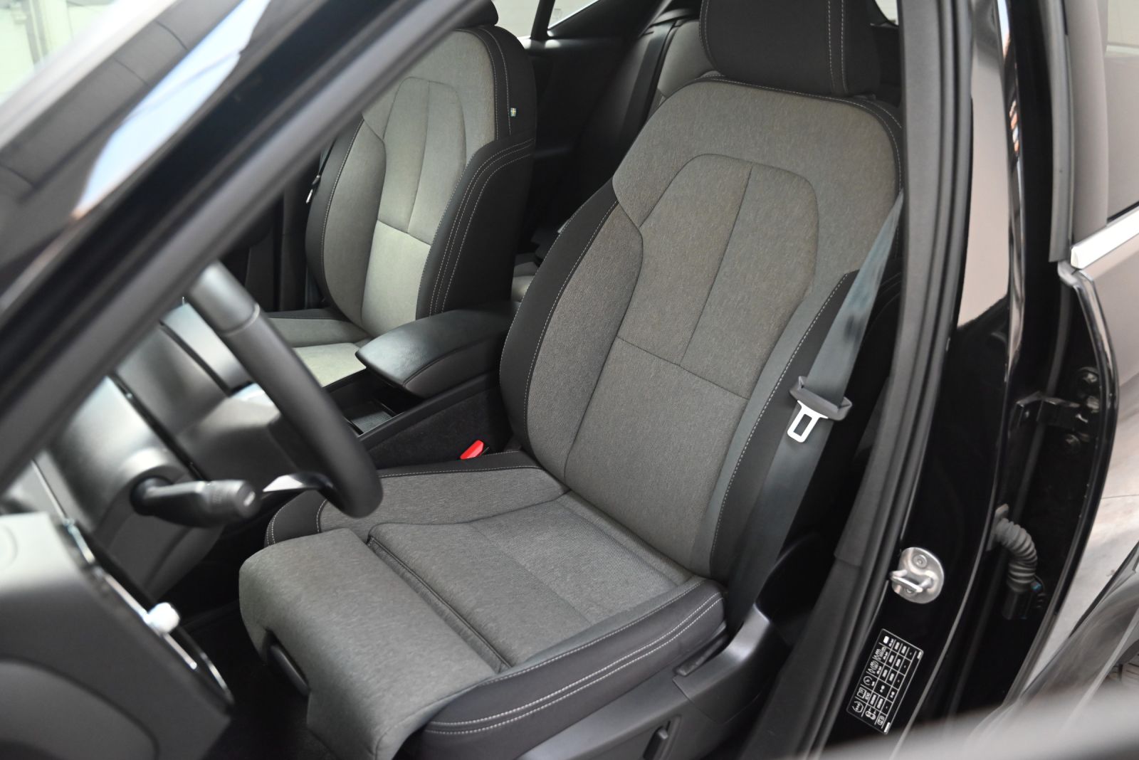 JNS Motors | Volvo XC40 T4 Recharge Plus Bright | Adaptive Cruise | Memory Seats | BTW