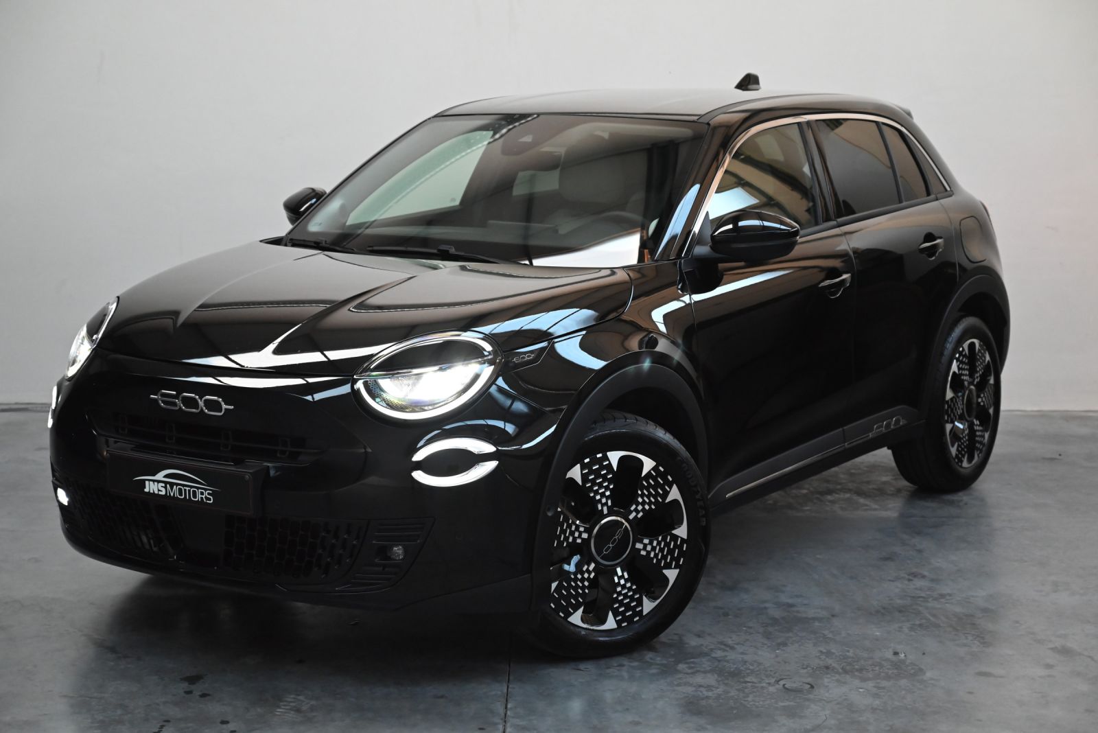 JNS Motors | Fiat 600 Hybrid 1.2 Turbo 100pk DCT6 | Eerste Belgische Eigenaar | Volledige Fiat Historie | Leder | ACC | Navi | Camera