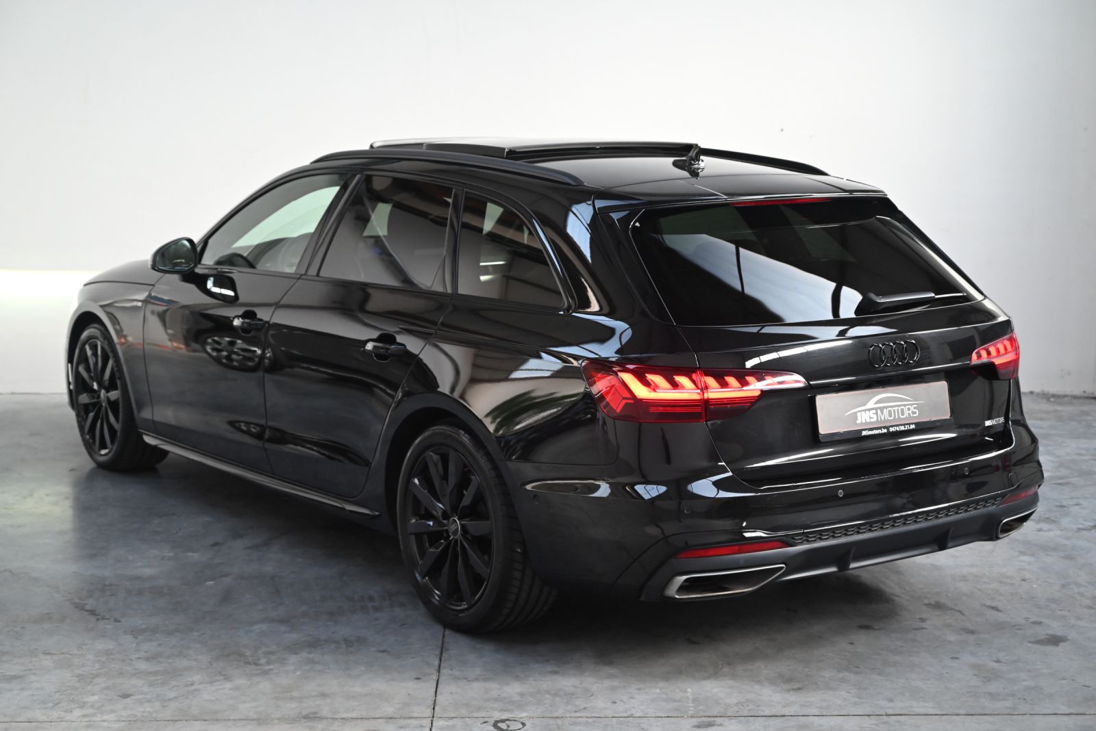 JNS Motors | Audi A4 Avant S line S tronic | Panodak | Leder | Virtual Cockpit | Black Pack