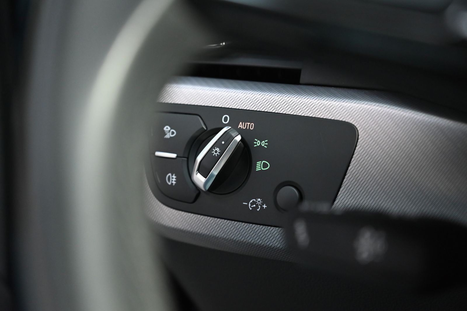 JNS Motors | Audi A4 Avant S line S tronic | Panodak | Leder | Virtual Cockpit | Black Pack