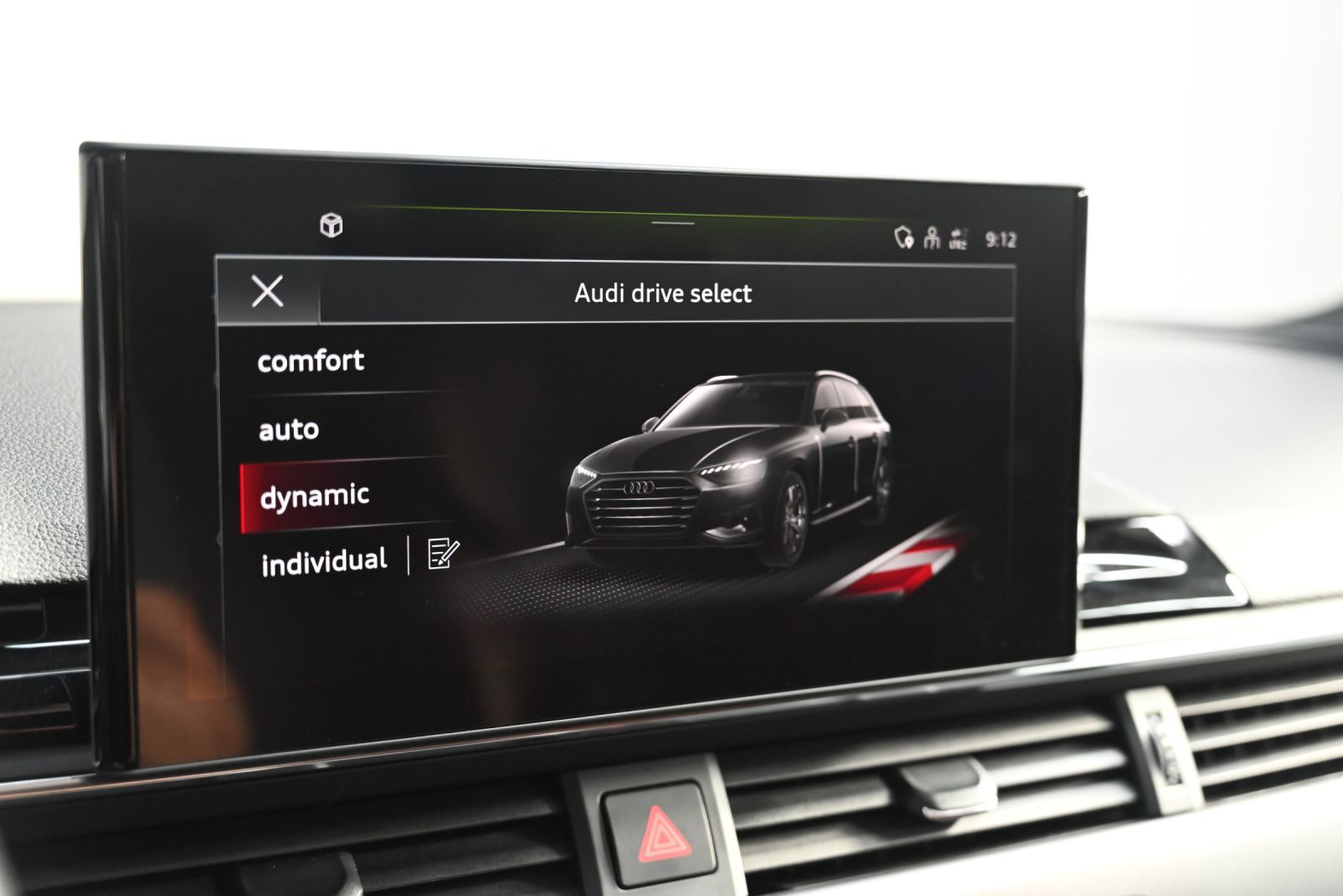 JNS Motors | Audi A4 Avant S line S tronic | Panodak | Leder | Virtual Cockpit | Black Pack