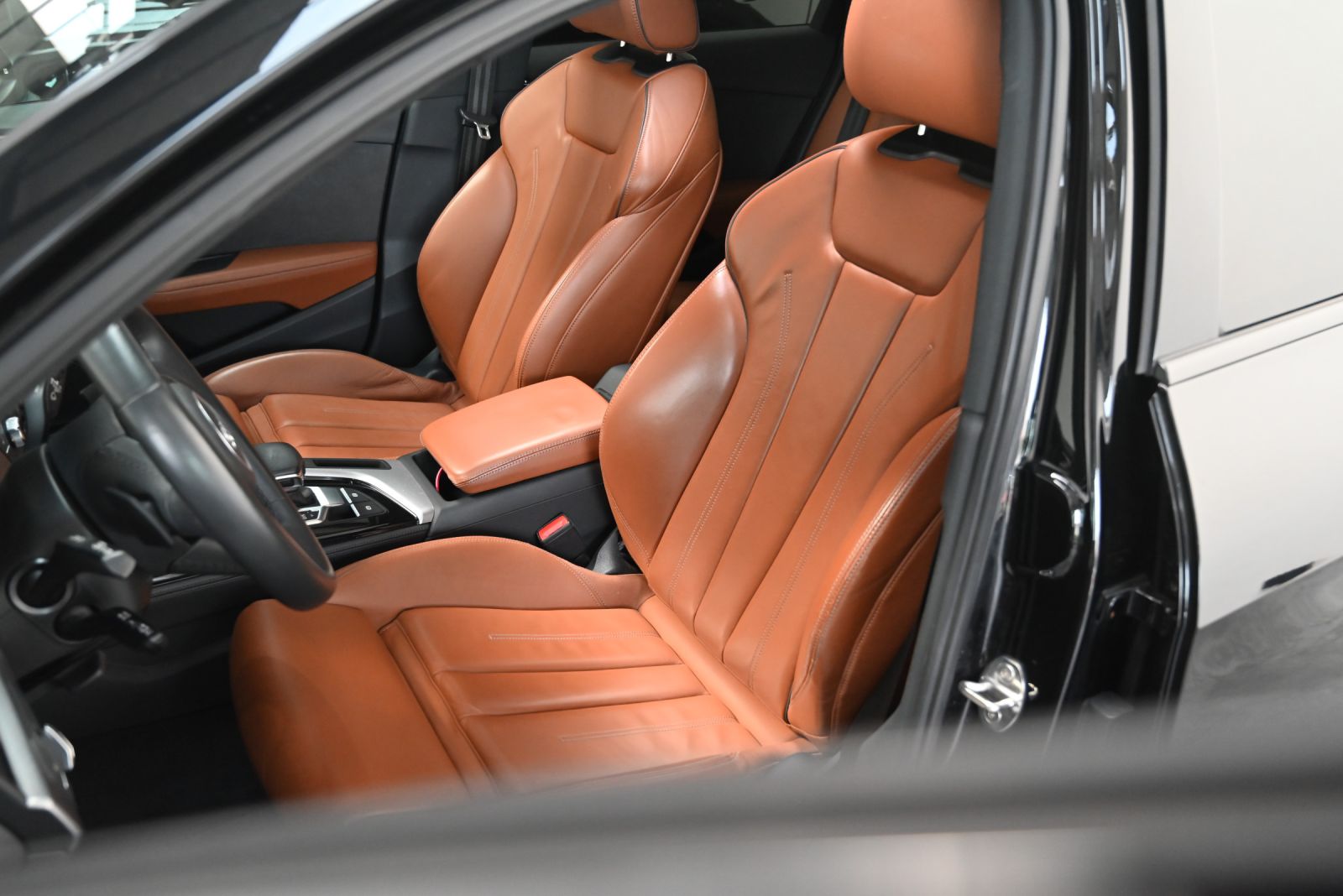 JNS Motors | Audi A4 Avant S line S tronic | Panodak | Leder | Virtual Cockpit | Black Pack