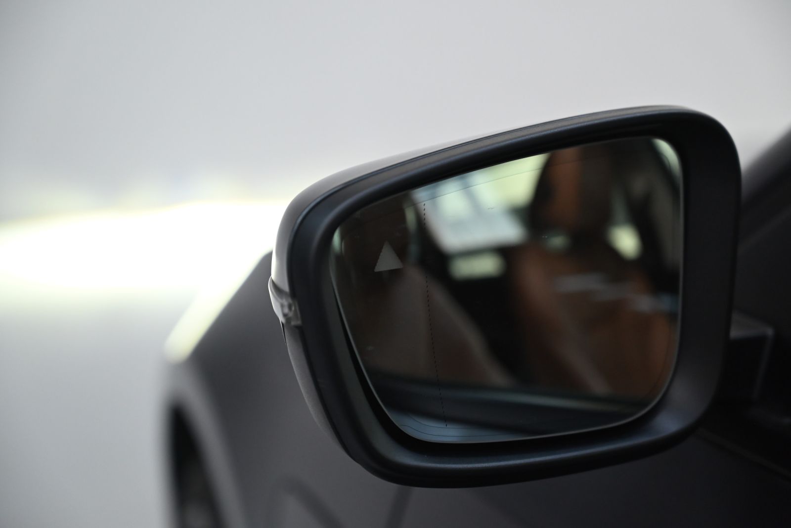 JNS Motors | BMW 330e Touring Advantage | Panoramisch Dak | Cognac Interieur | Verwarmde Zetels | BTW Aftrekbaar