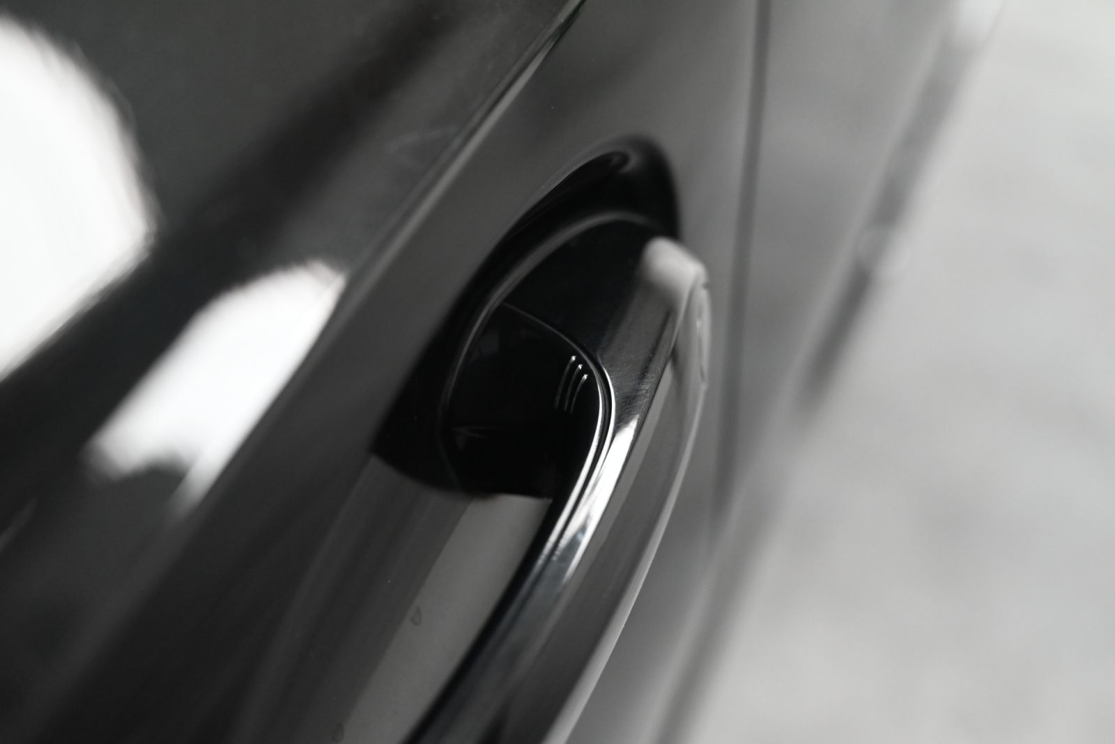 JNS Motors | BMW 330e Touring M Sport | Laserlights | HUD | Pano | Adaptive M | Comfort Access