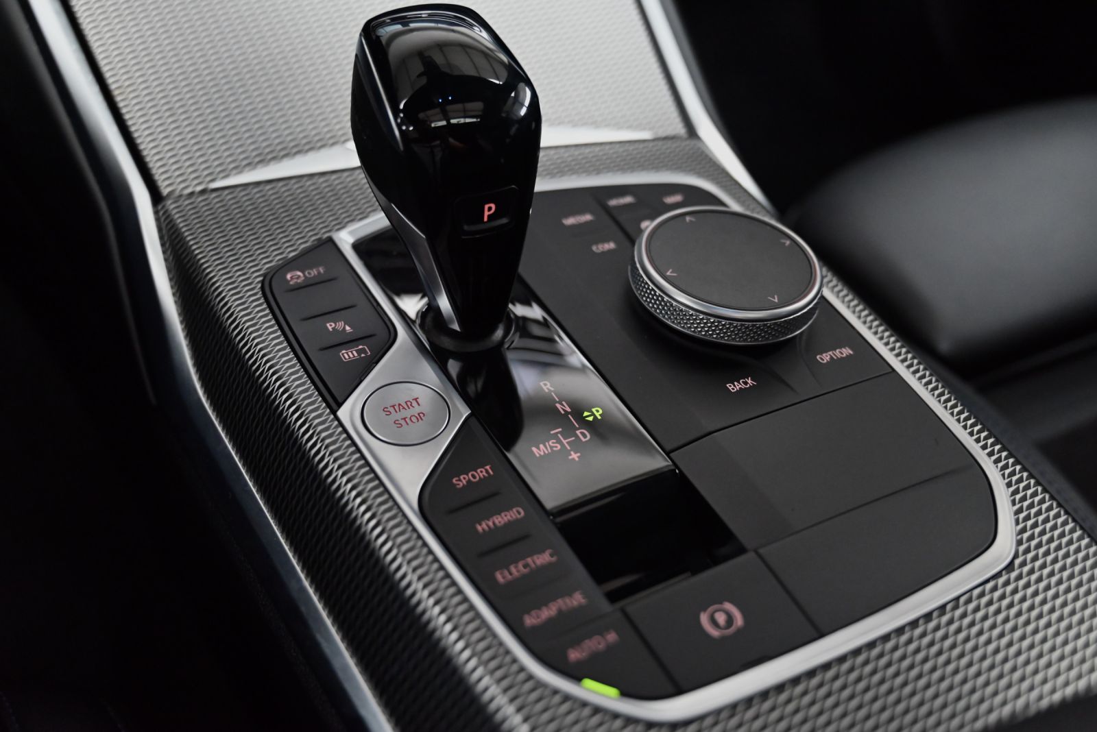 JNS Motors | BMW 330e Touring M Sport | Laserlights | HUD | Pano | Adaptive M | Comfort Access