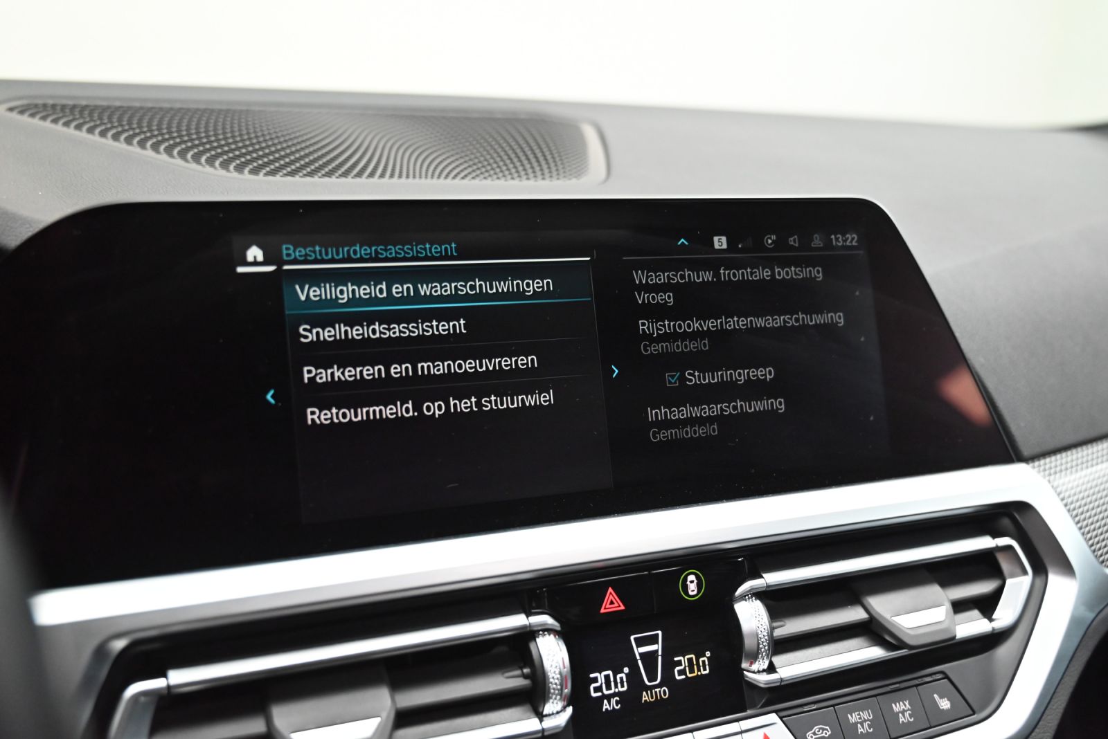 JNS Motors | BMW 330e Touring M Sport | Laserlights | HUD | Pano | Adaptive M | Comfort Access
