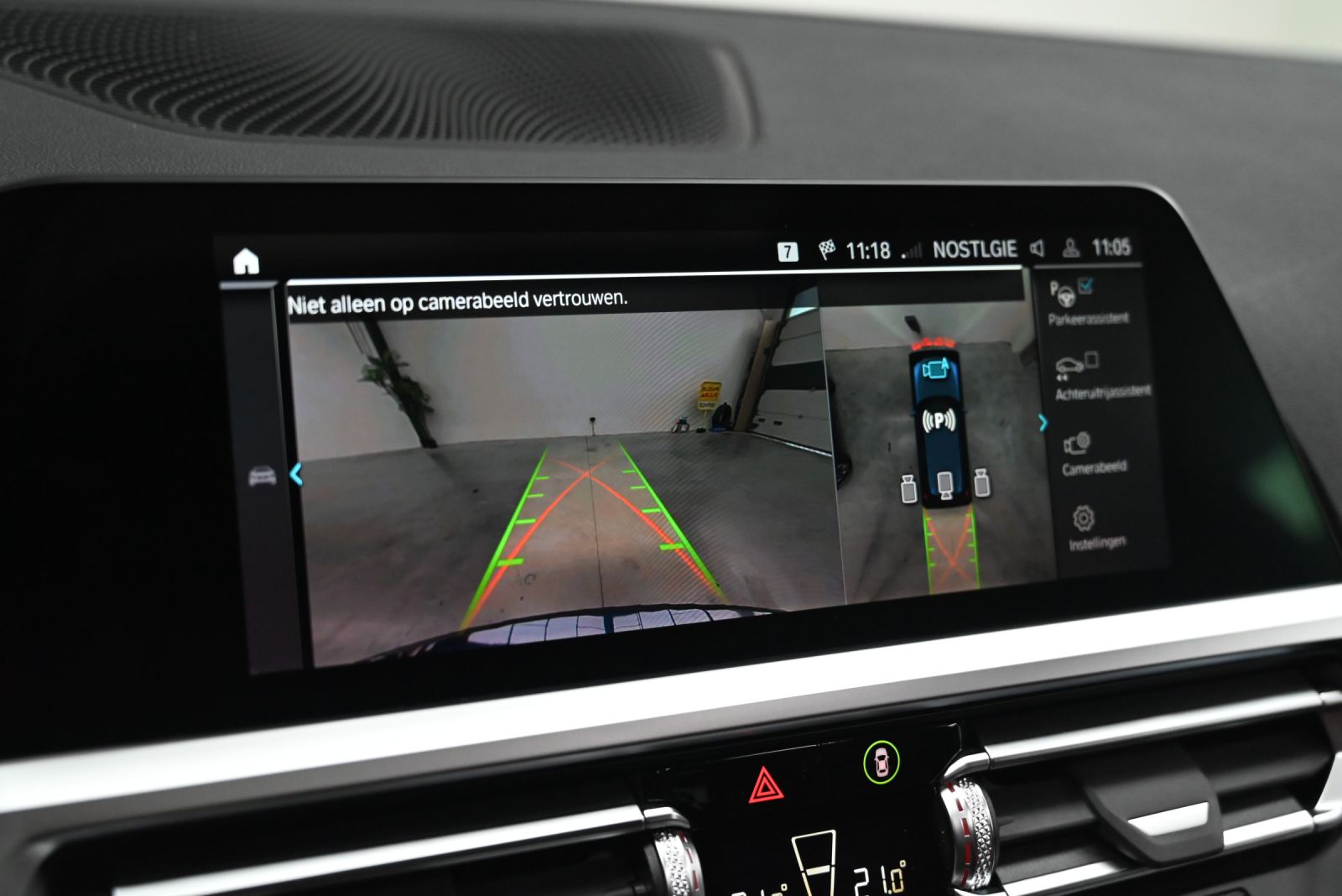 JNS Motors | BMW 330e X drive Touring M Sport | Individual Tansanitblauw | Merino Tartufo | Laserlicht | HUD | Panorama | 1e Eigenaar | BTW Aftrekbaar