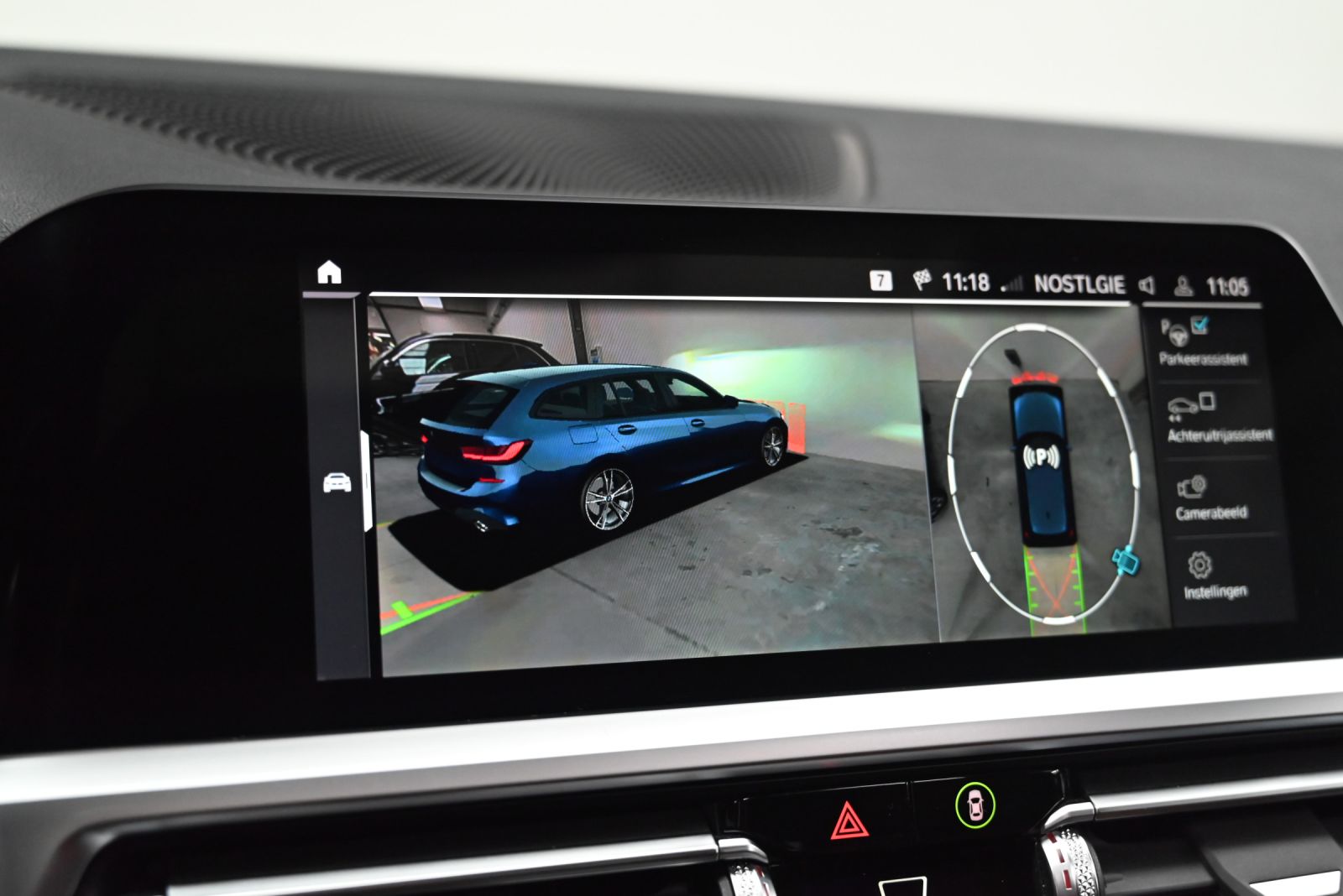 JNS Motors | BMW 330e X drive Touring M Sport | Individual Tansanitblauw | Merino Tartufo | Laserlicht | HUD | Panorama | 1e Eigenaar | BTW Aftrekbaar